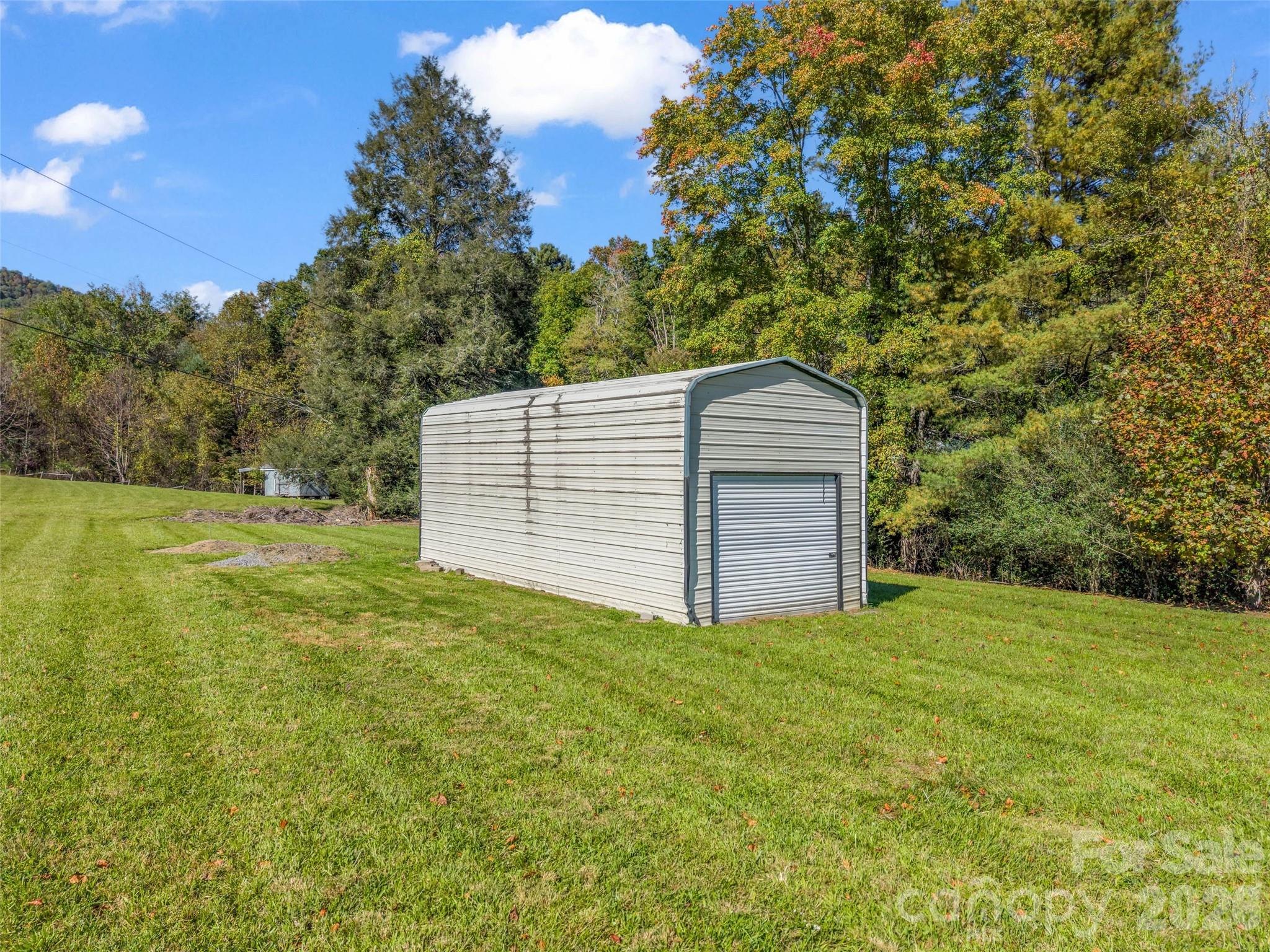 24 Snyder Lane Property Photo 7