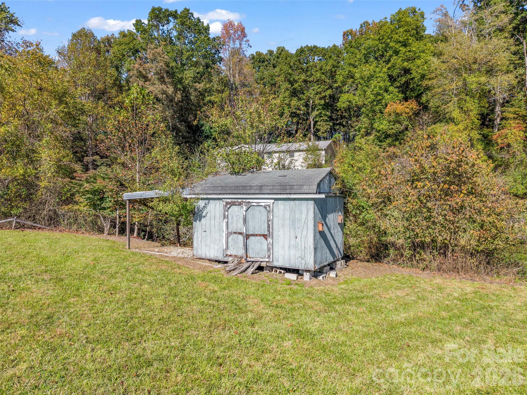 24 Snyder Lane Property Photo 9