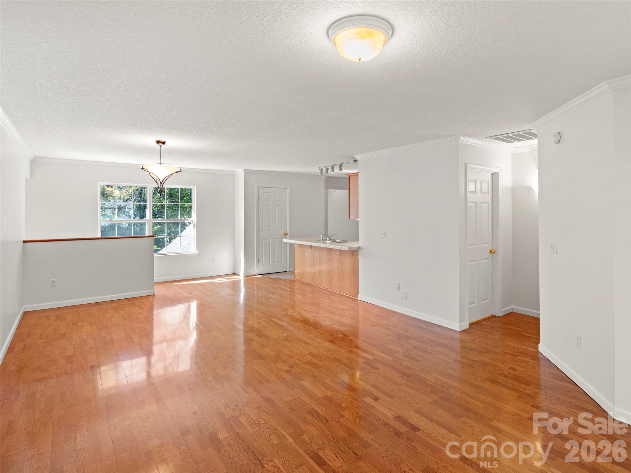 206 Waters Edge Drive Property Photo 7