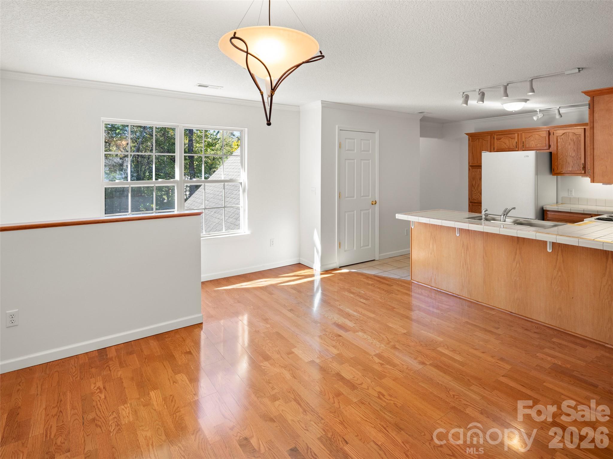206 Waters Edge Drive Property Photo 13