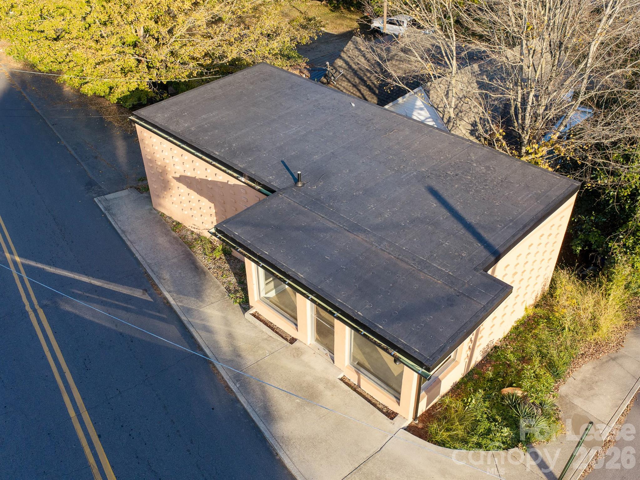 452 Wall Street Property Photo 5