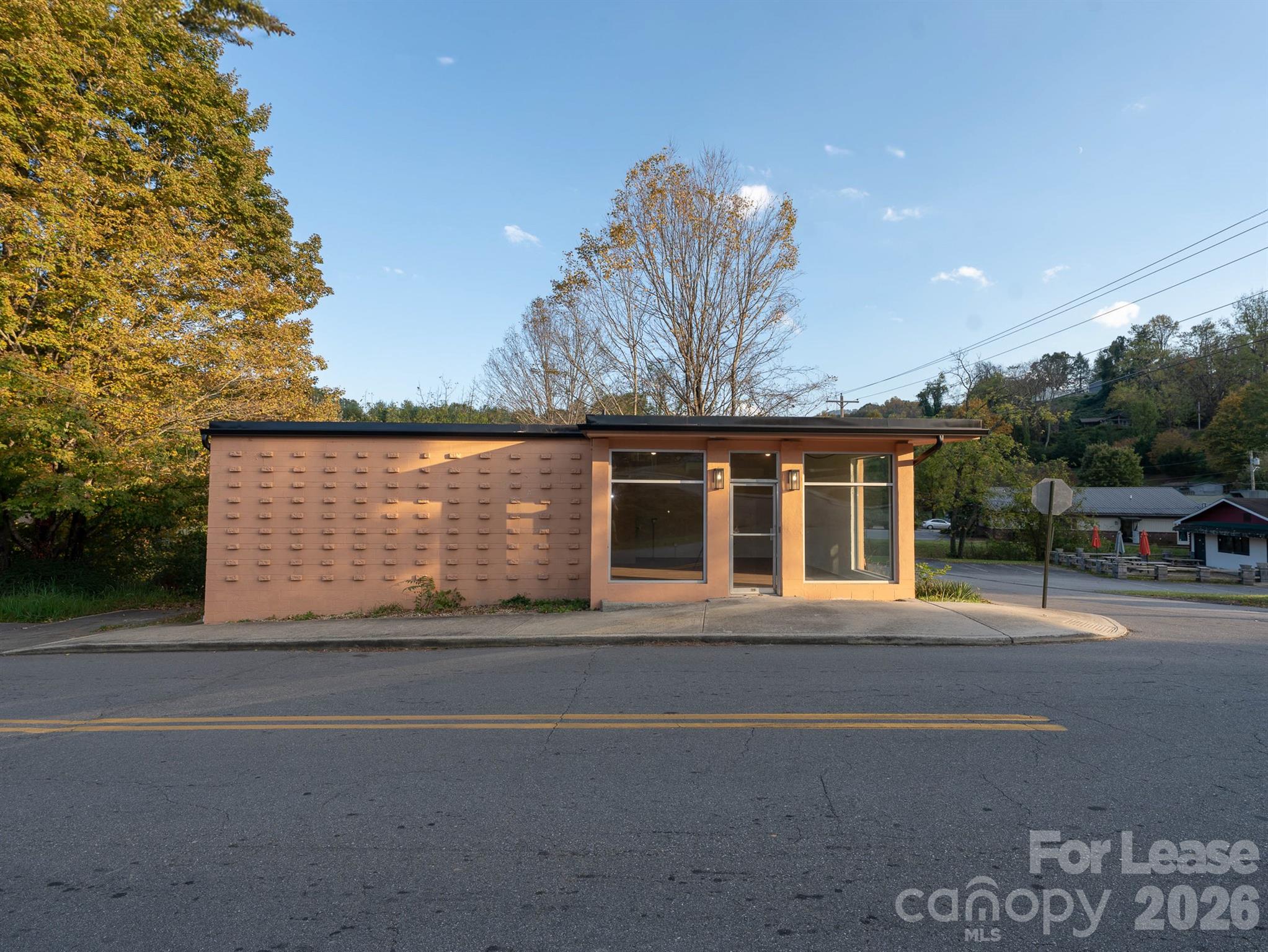 452 Wall Street Property Photo 8