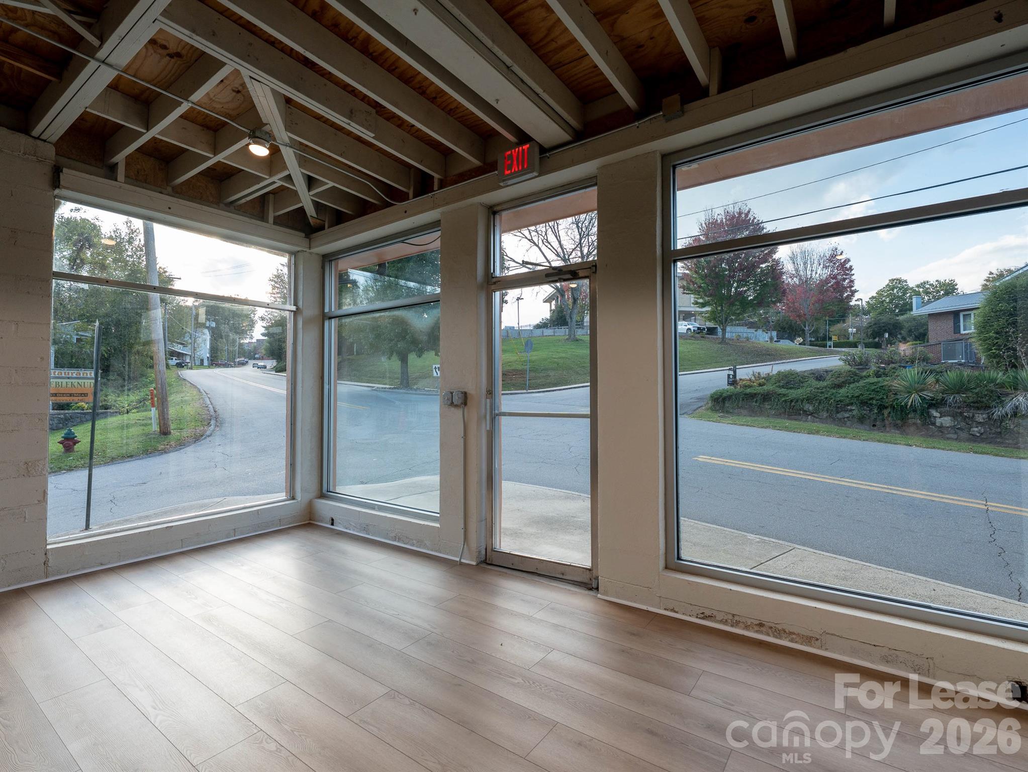 452 Wall Street Property Photo 10