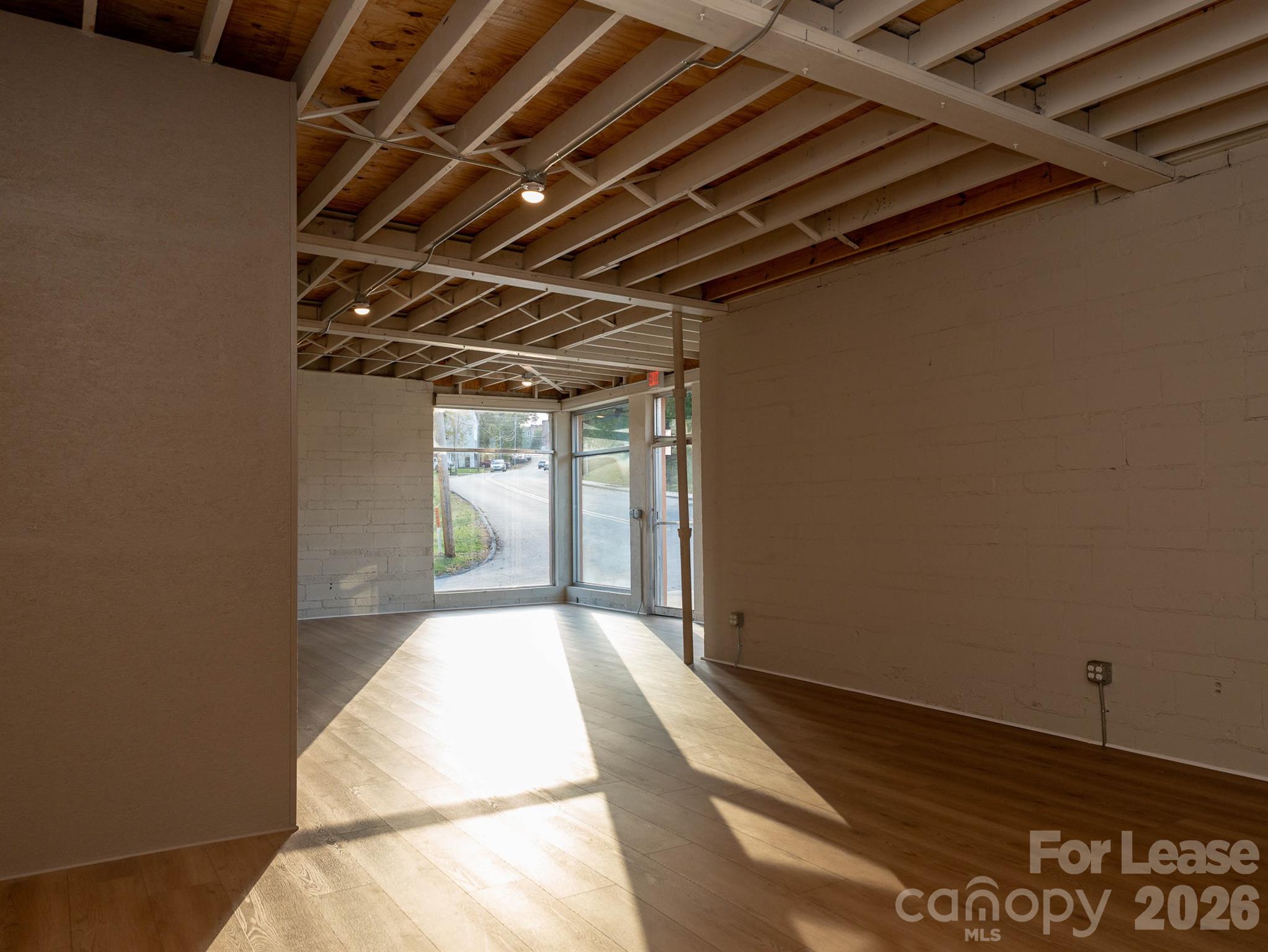 452 Wall Street Property Photo 11