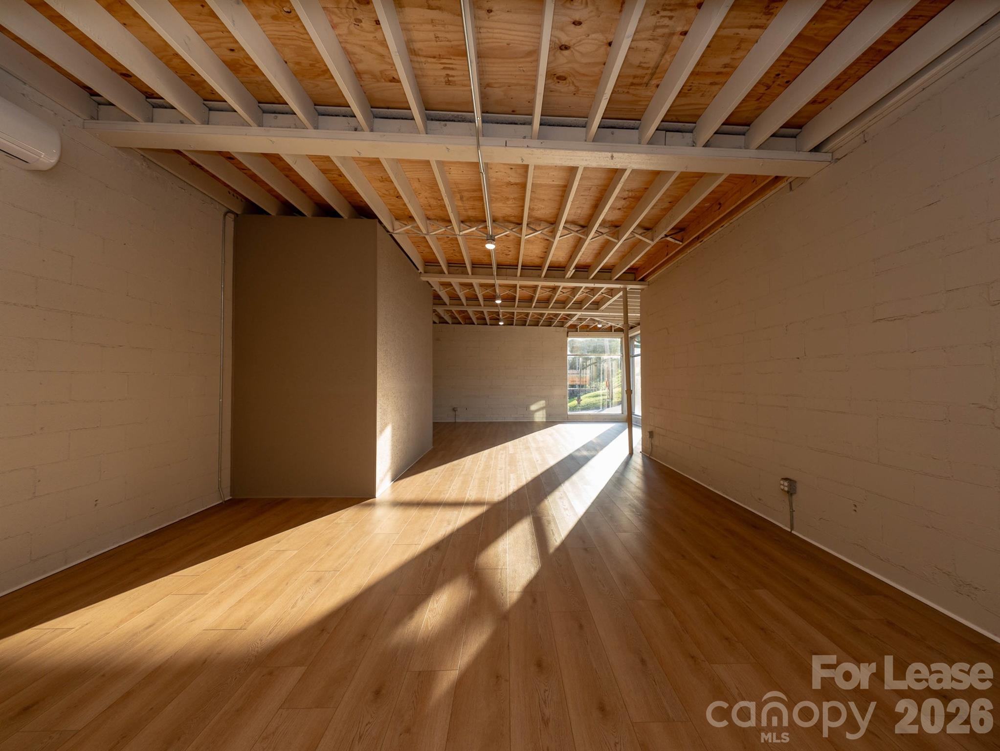452 Wall Street Property Photo 12