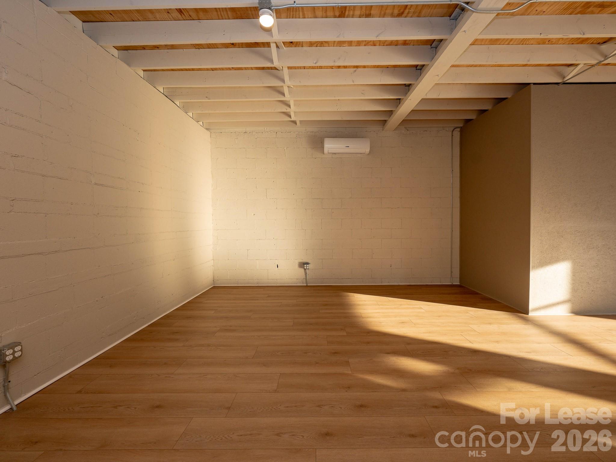 452 Wall Street Property Photo 14