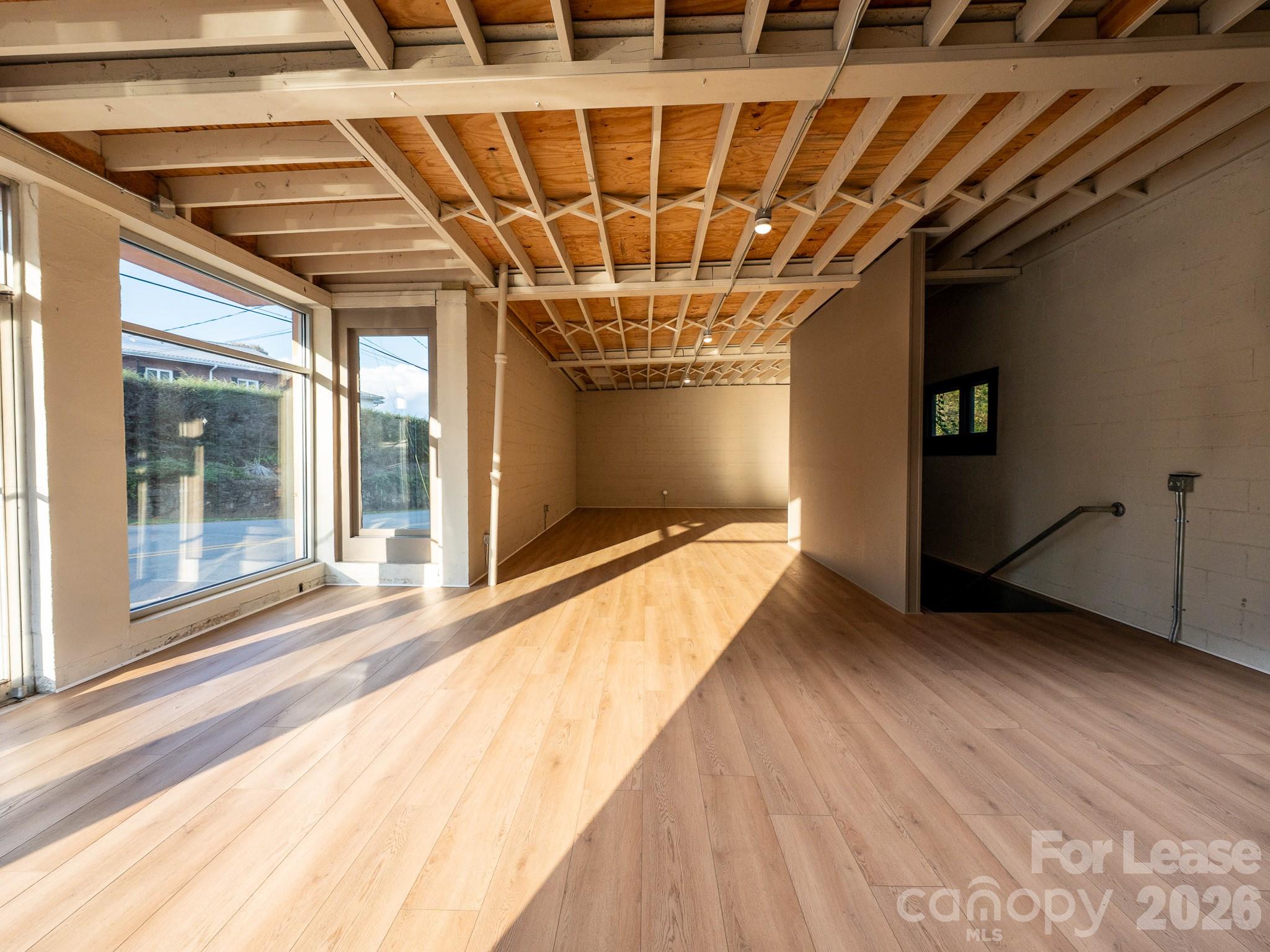 452 Wall Street Property Photo 15