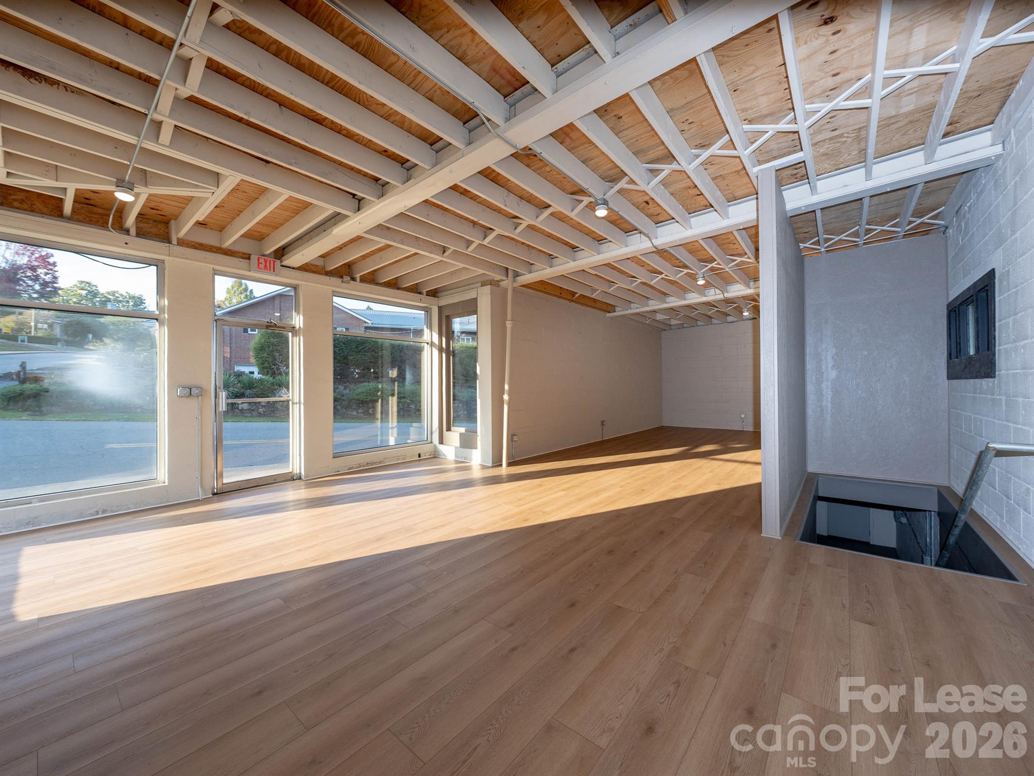 452 Wall Street Property Photo 17