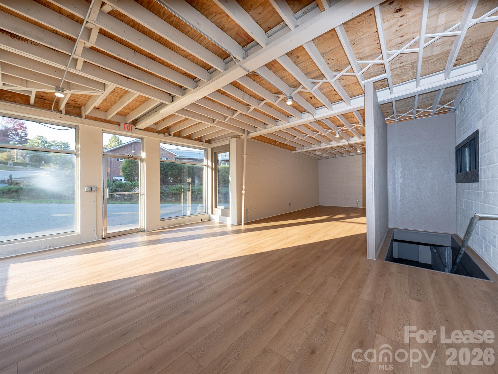 452 Wall Street Property Photo 18
