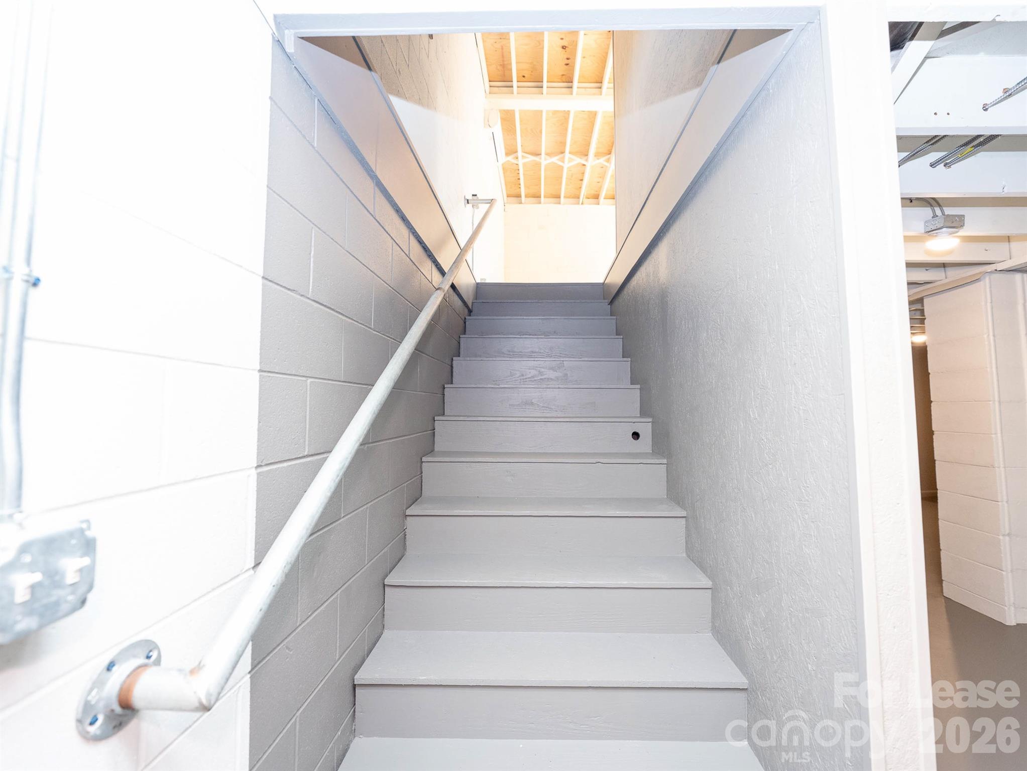 452 Wall Street Property Photo 19