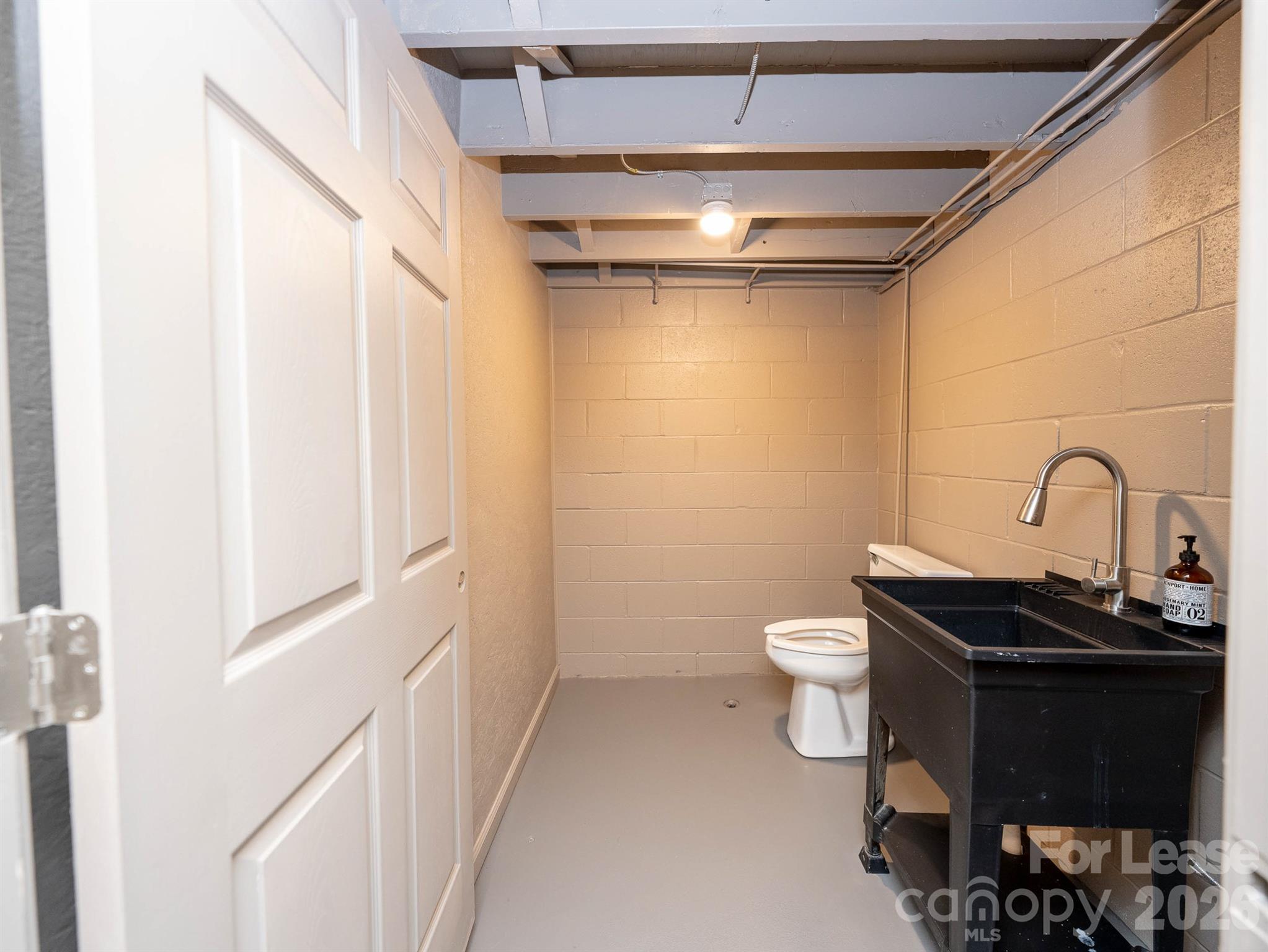 452 Wall Street Property Photo 20