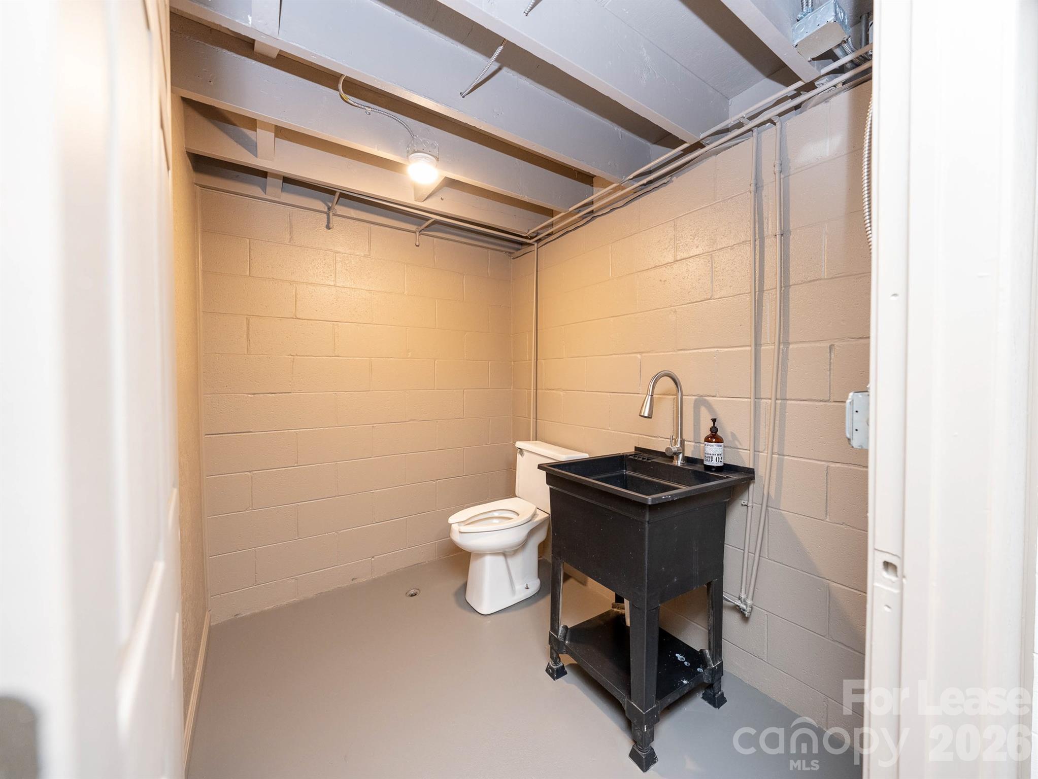 452 Wall Street Property Photo 21