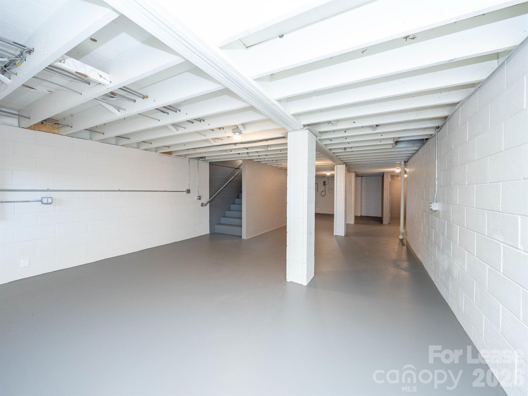 452 Wall Street Property Photo 23