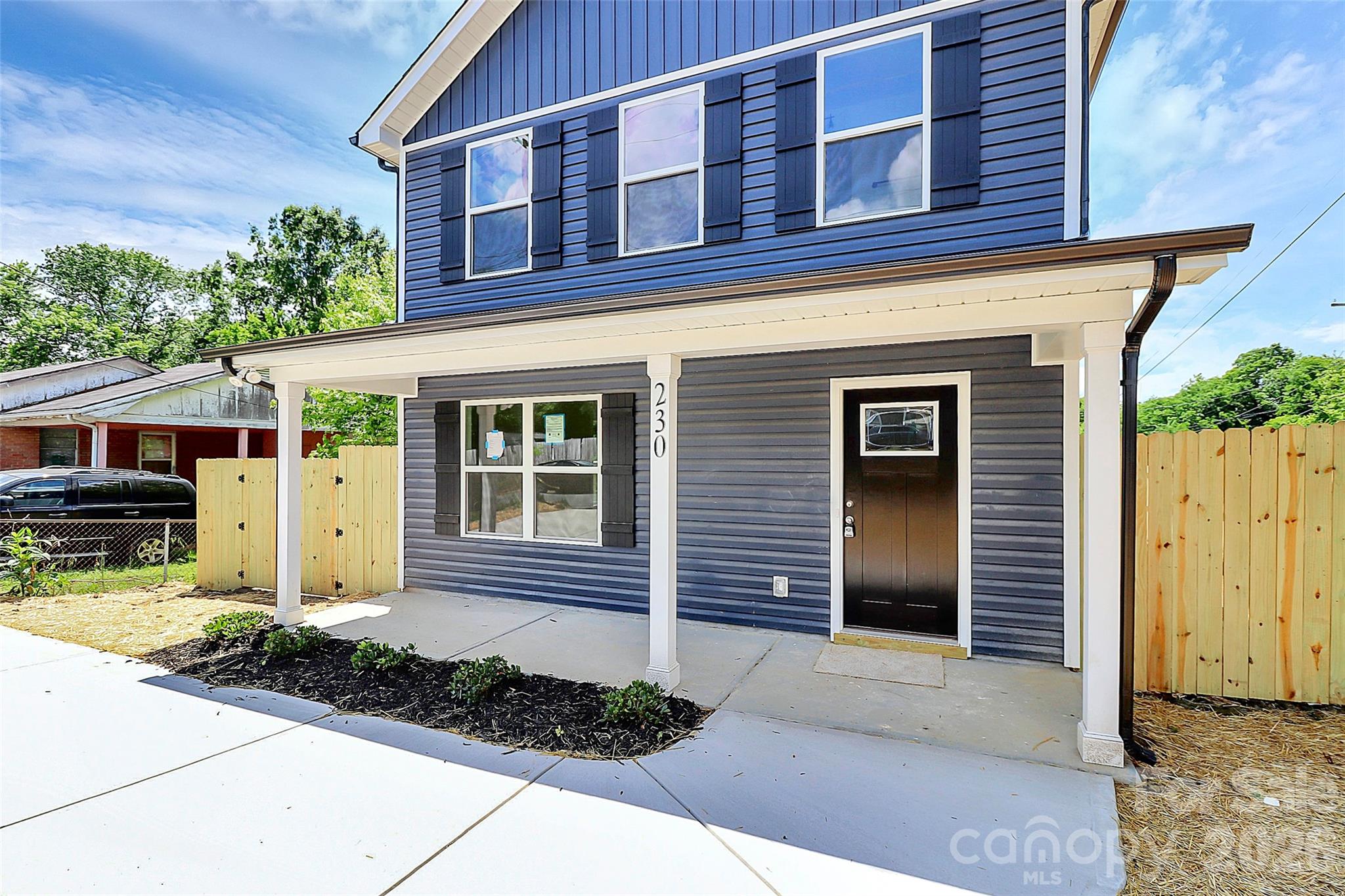 18 4th Avenue Property Photo 4
