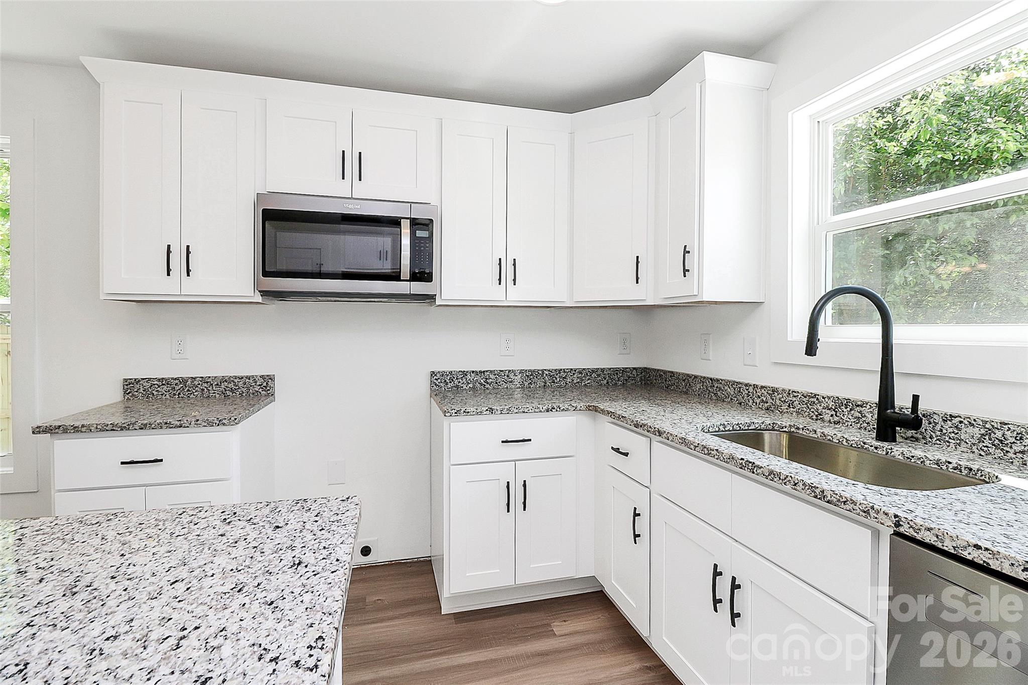 18 4th Avenue Property Photo 20