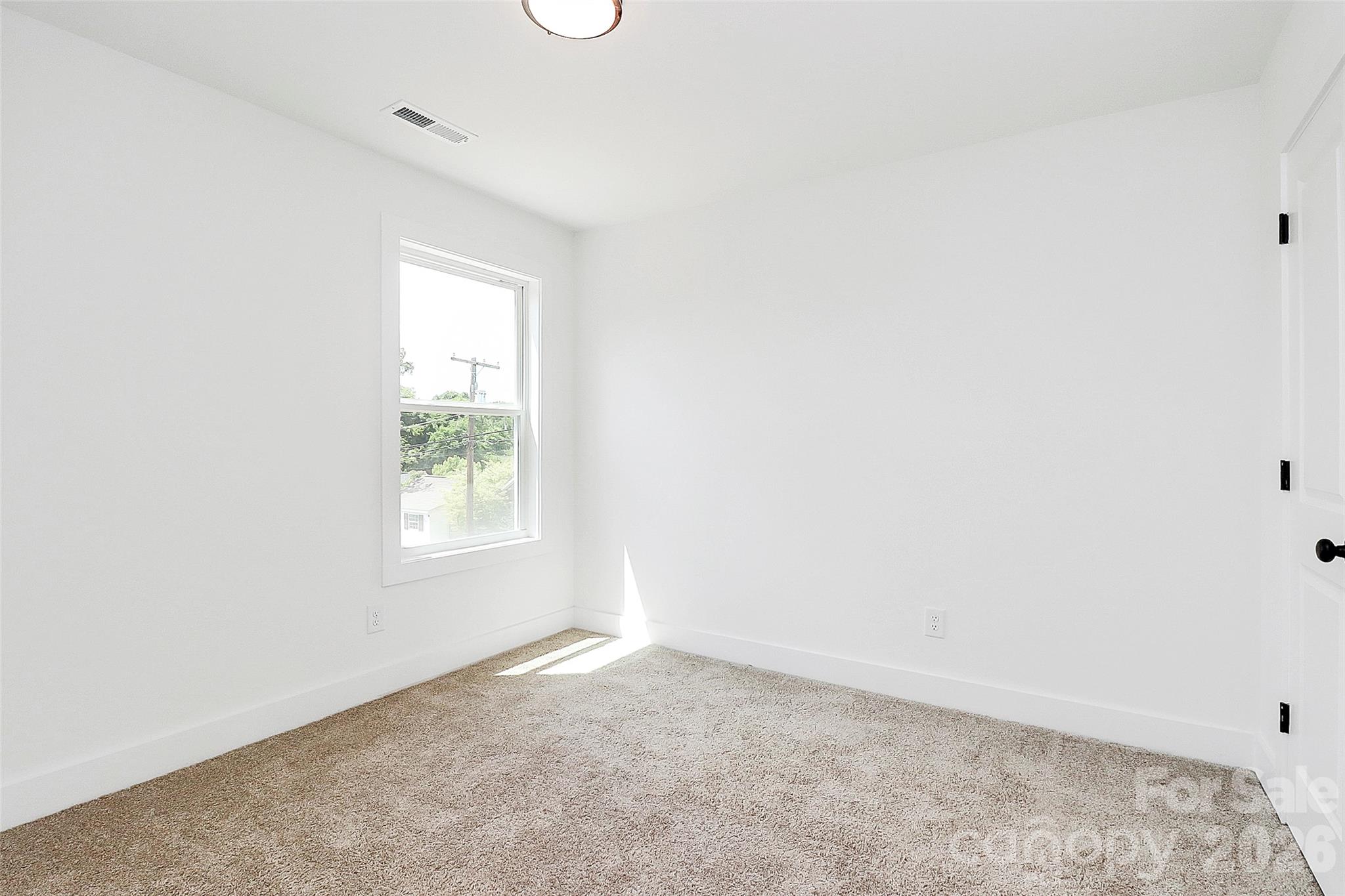 18 4th Avenue Property Photo 28