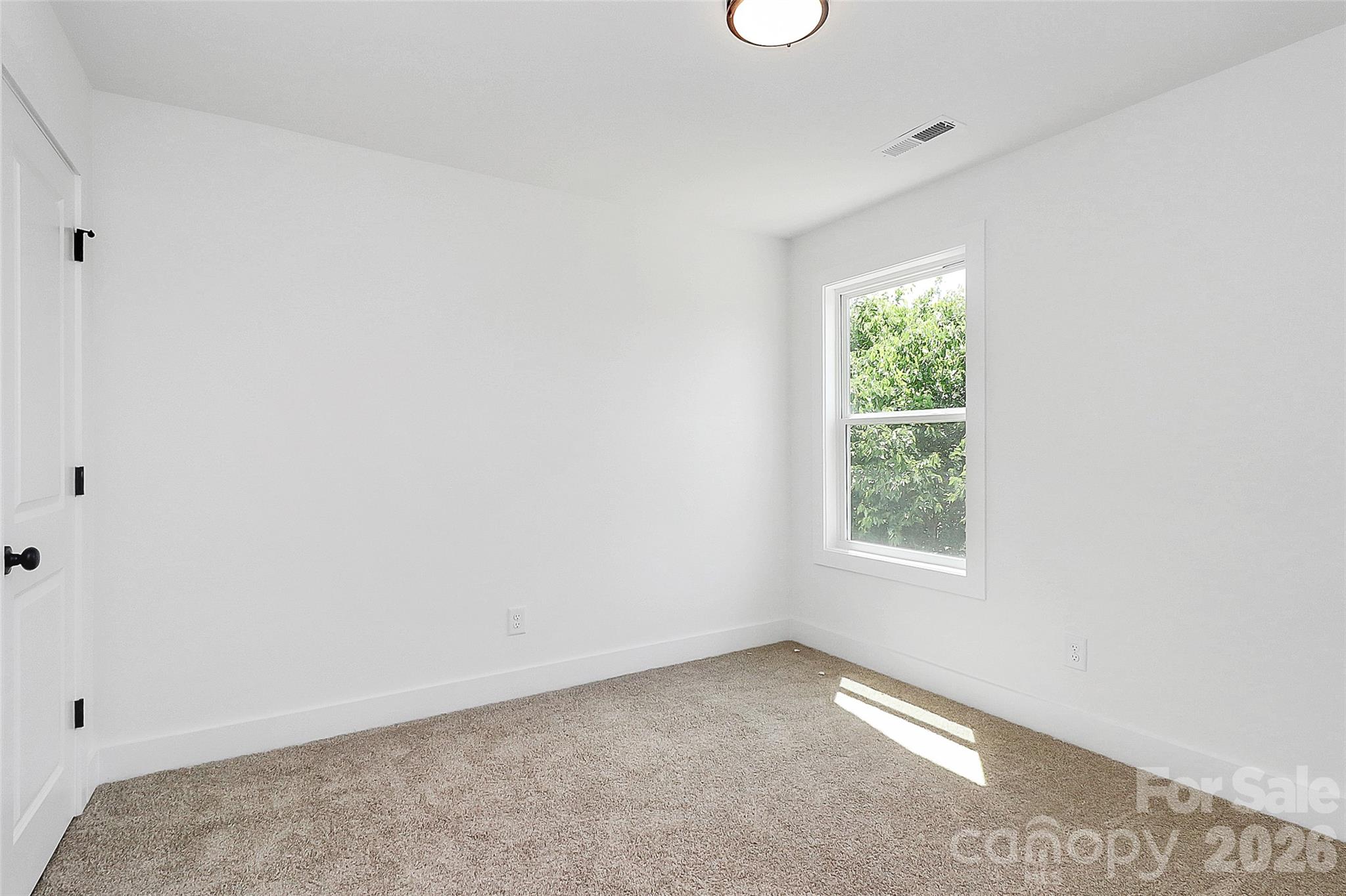 18 4th Avenue Property Photo 31