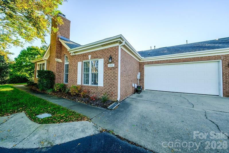 8562 Highland Glen Drive Property Photo 4