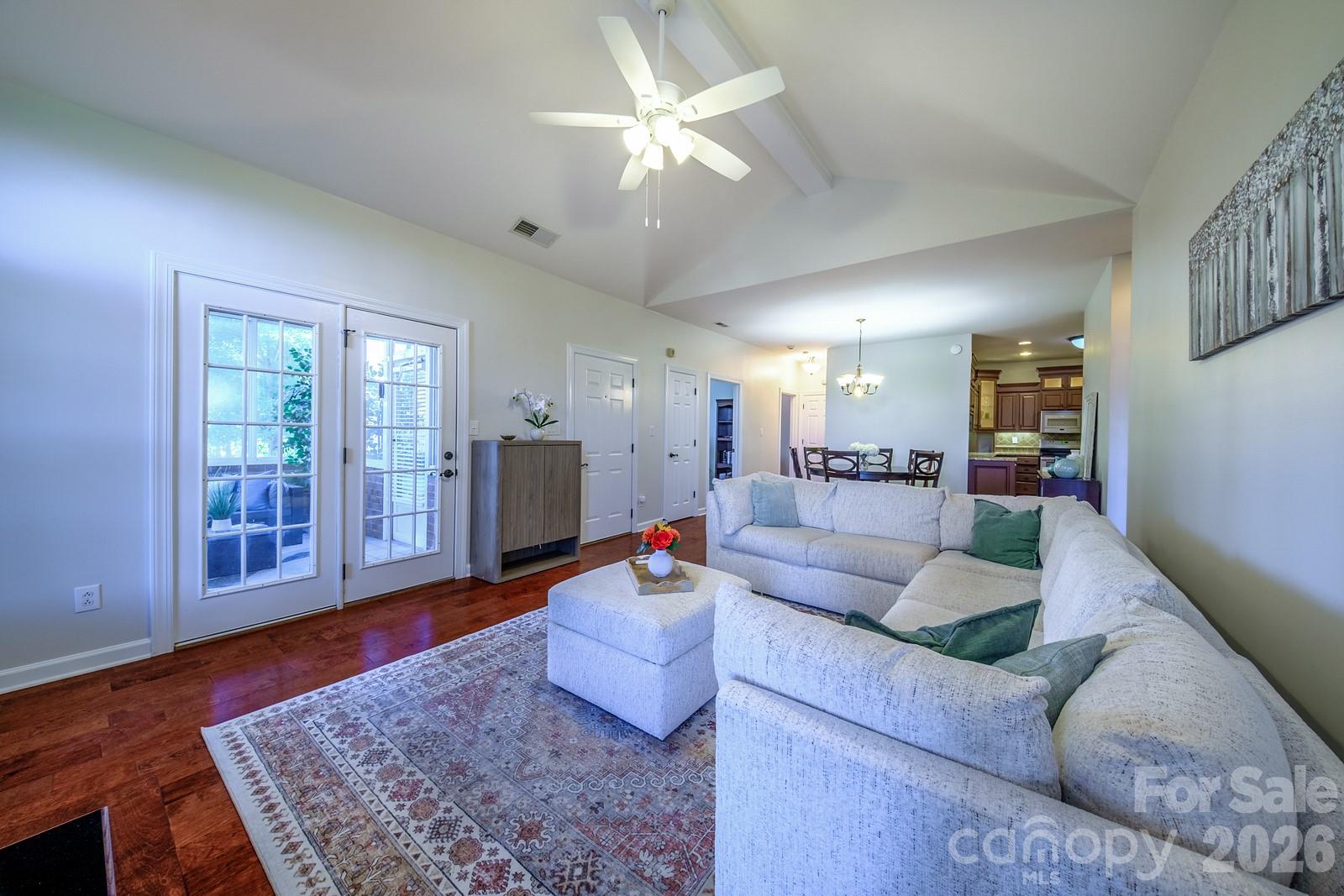 8562 Highland Glen Drive Property Photo 13
