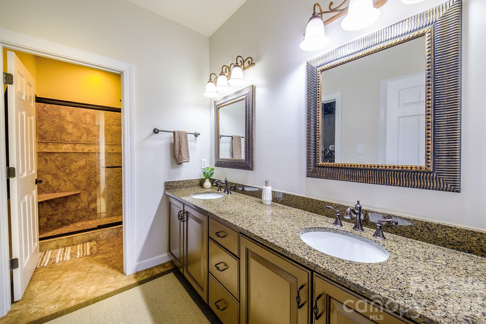 8562 Highland Glen Drive Property Photo 18
