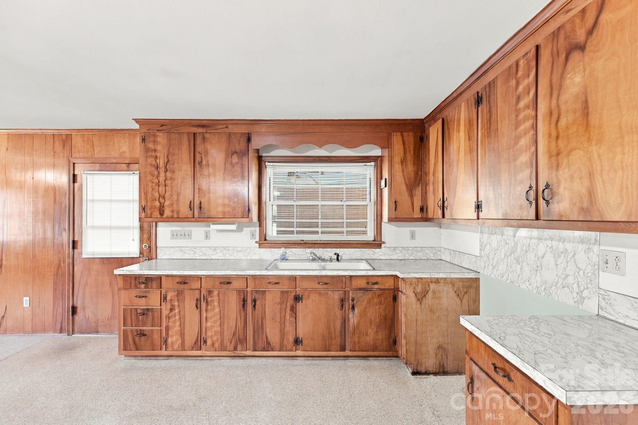 140 Winterlocken Road Property Photo 9