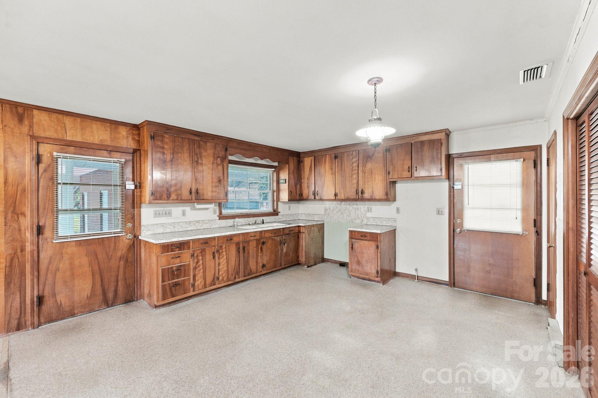 140 Winterlocken Road Property Photo 10
