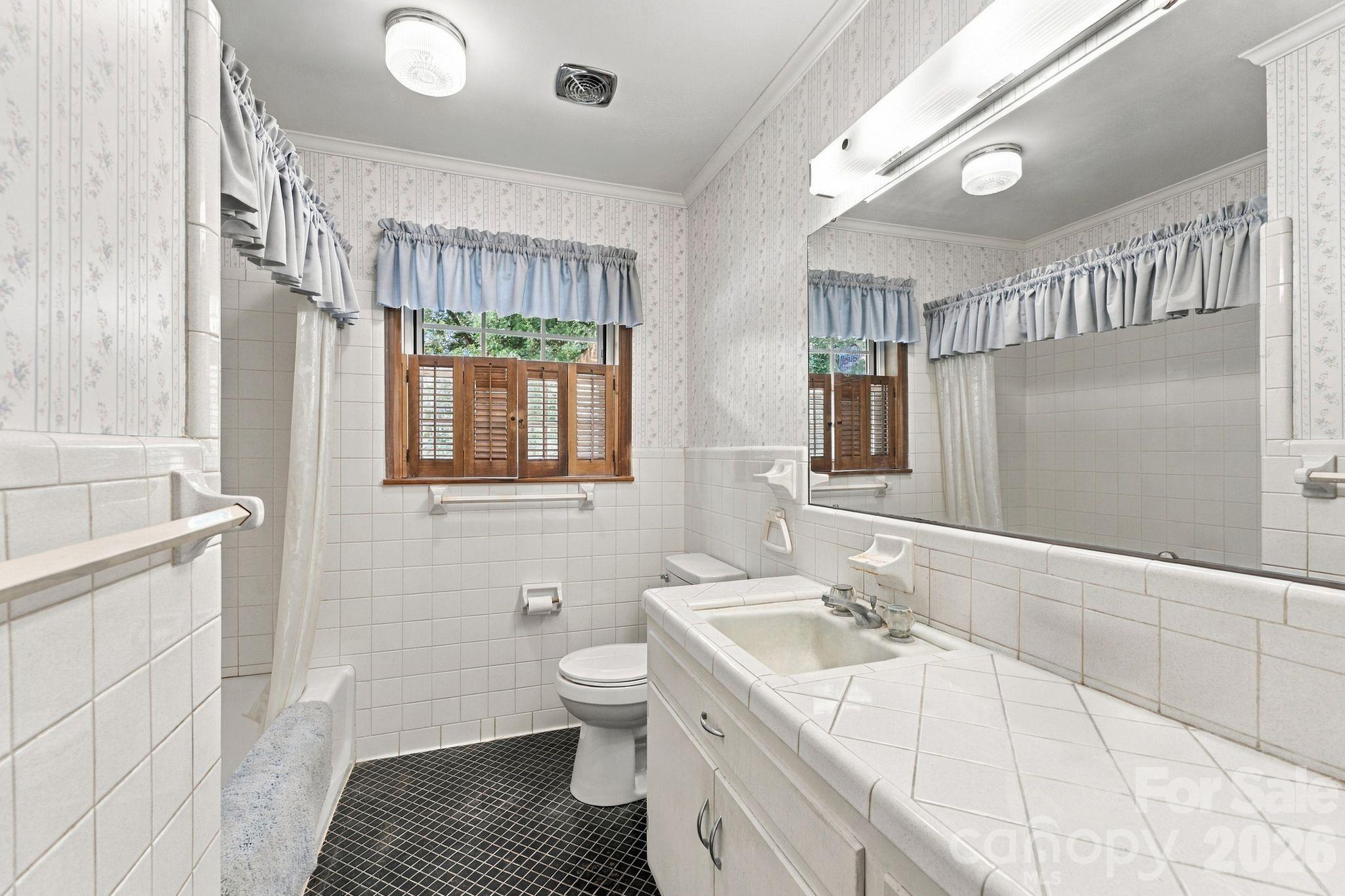 140 Winterlocken Road Property Photo 14