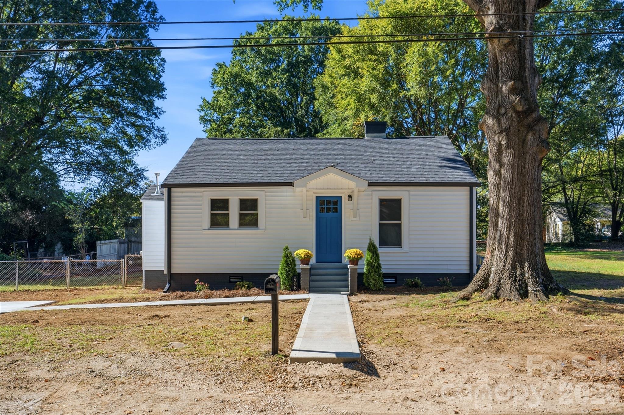 906 Longview Avenue Property Photo 1