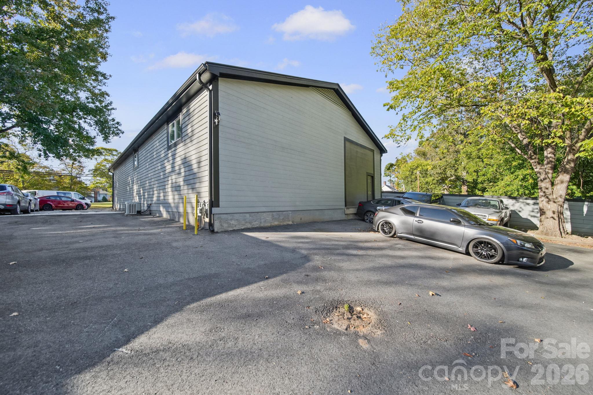 707 N Salisbury Avenue Property Photo 7
