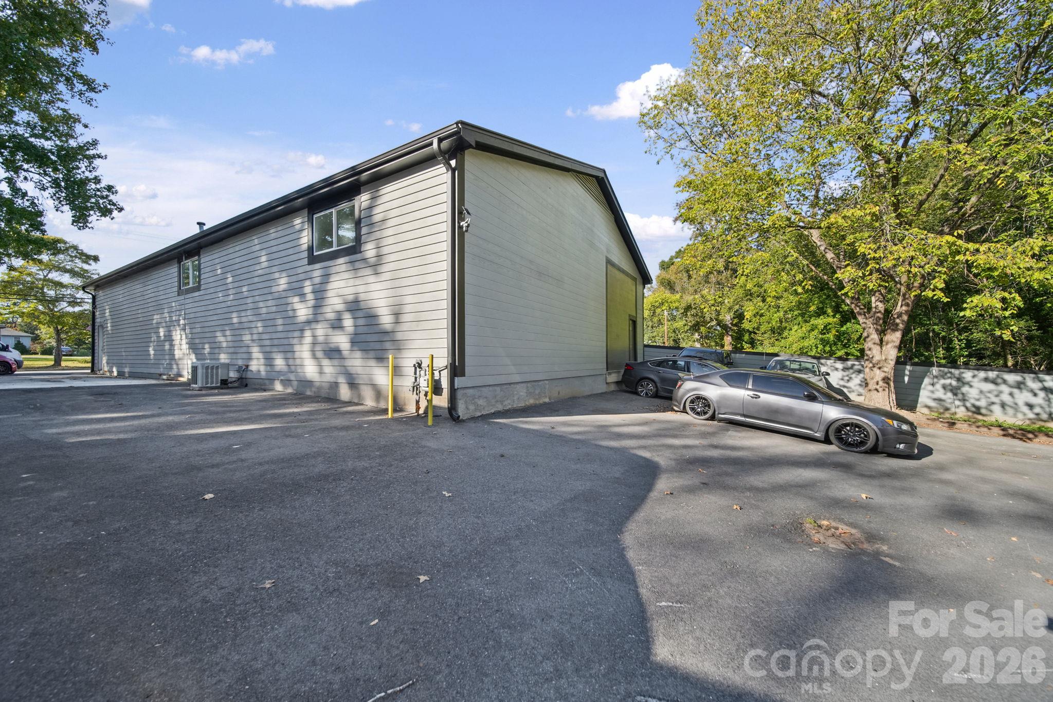 707 N Salisbury Avenue Property Photo 8