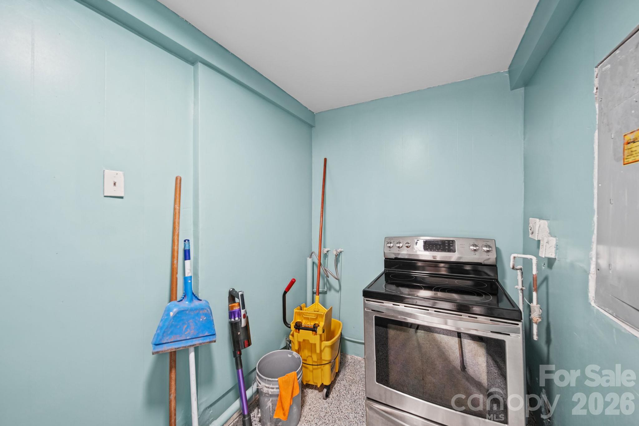 707 N Salisbury Avenue Property Photo 16