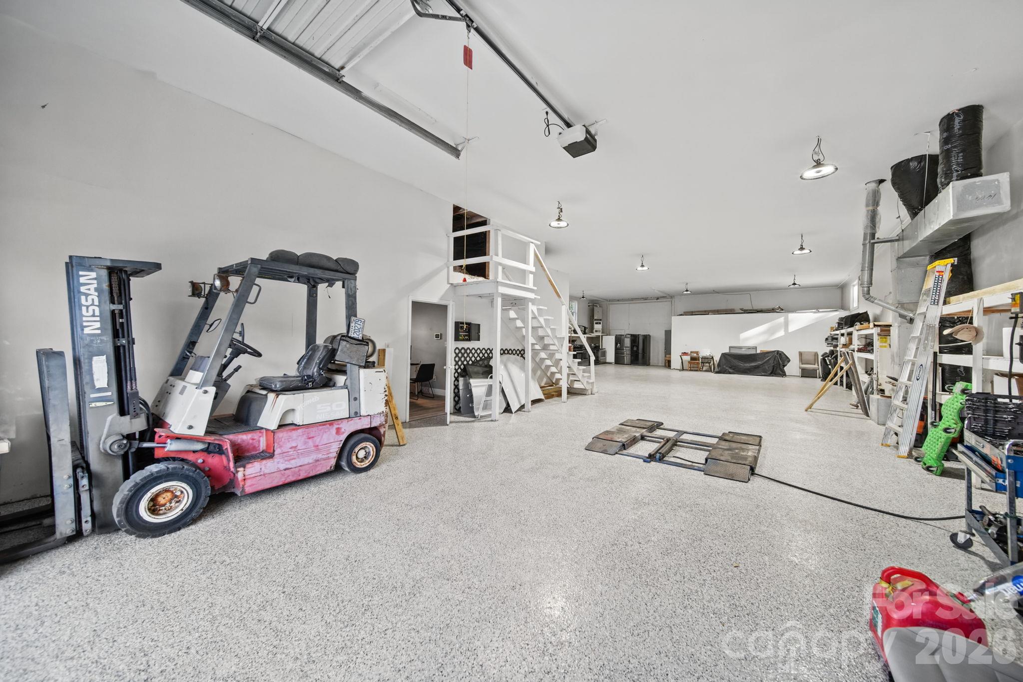 707 N Salisbury Avenue Property Photo 22