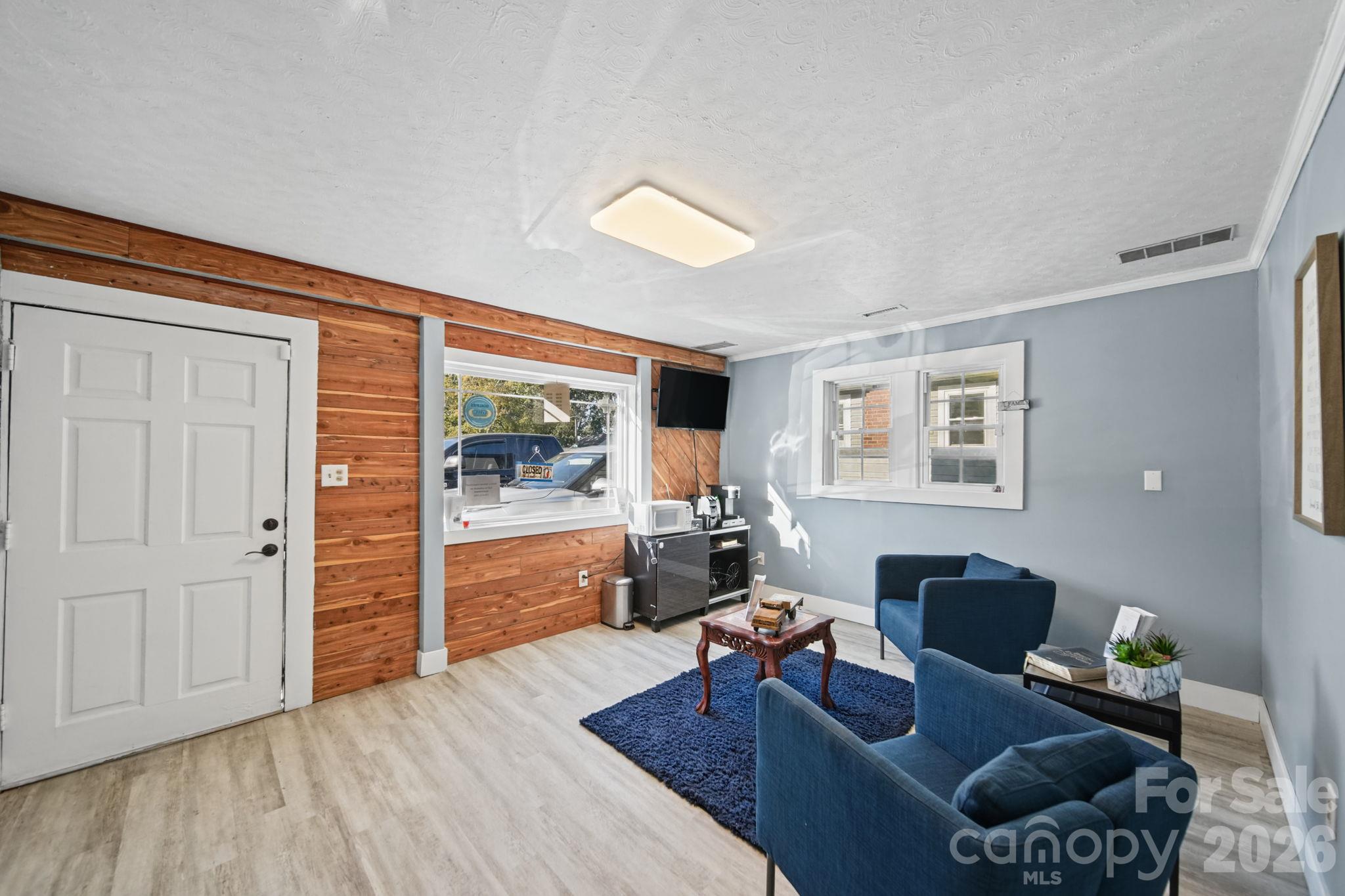 707 N Salisbury Avenue Property Photo 25
