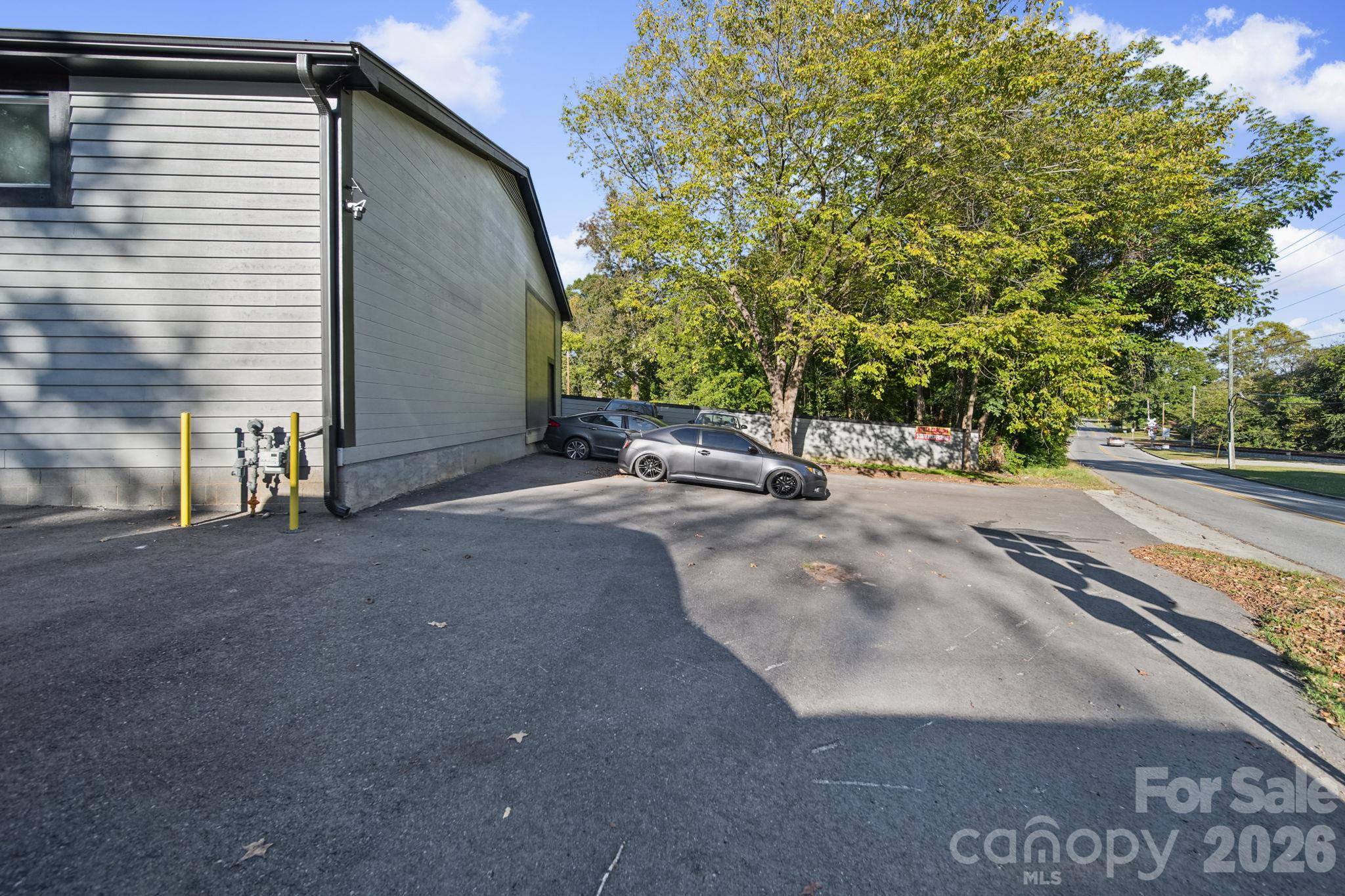 707 N Salisbury Avenue Property Photo 33