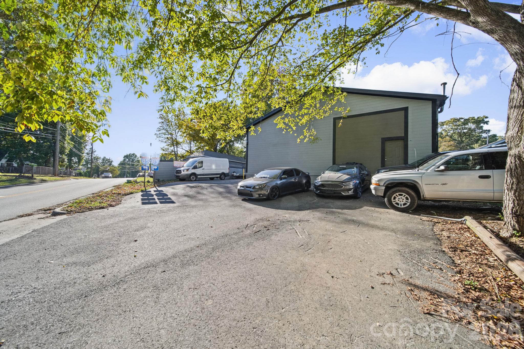707 N Salisbury Avenue Property Photo 34