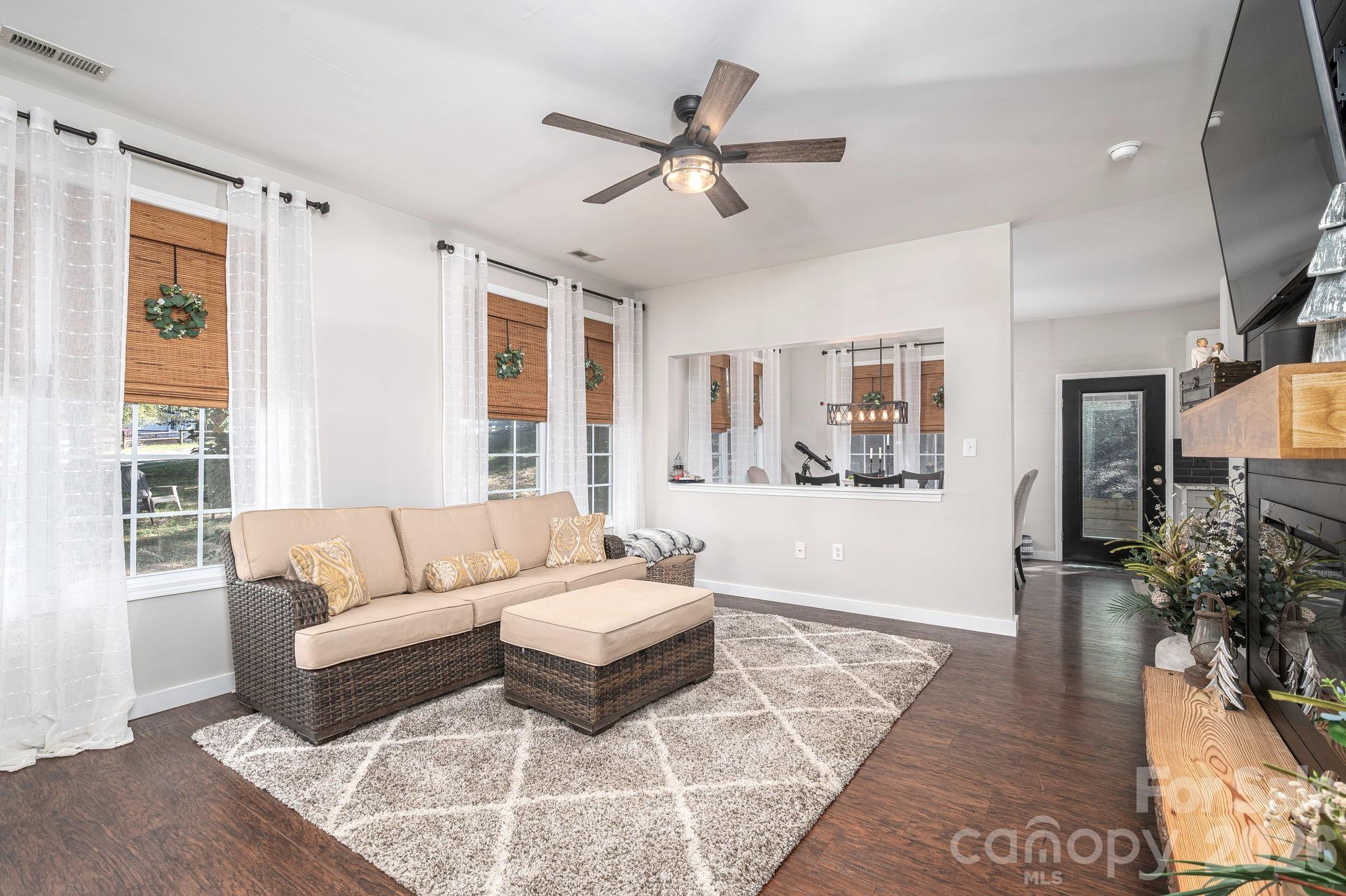 224 Howe Street Property Photo 8