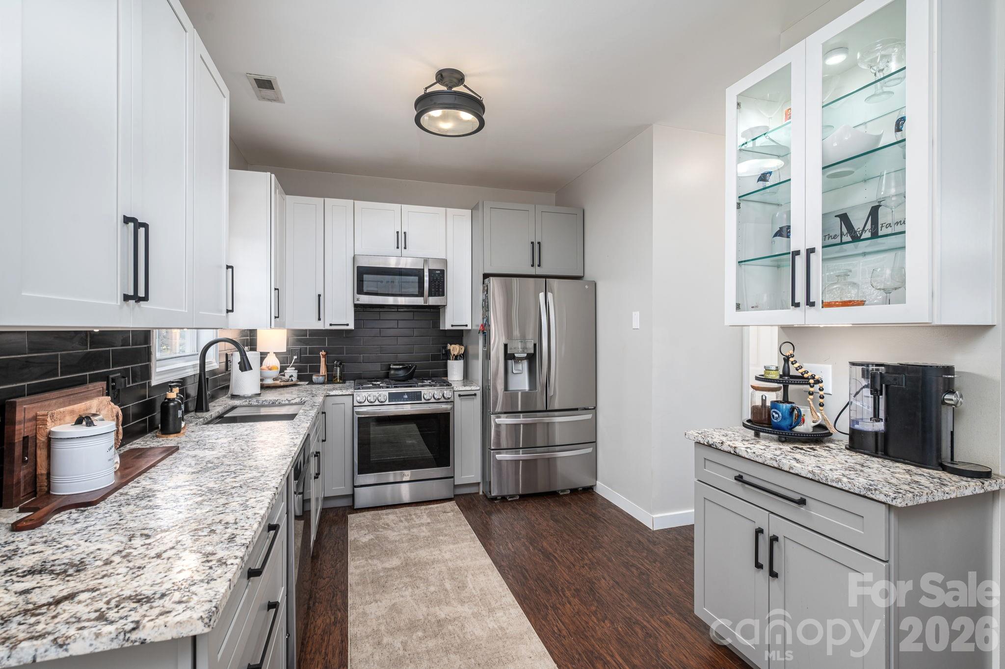 224 Howe Street Property Photo 12