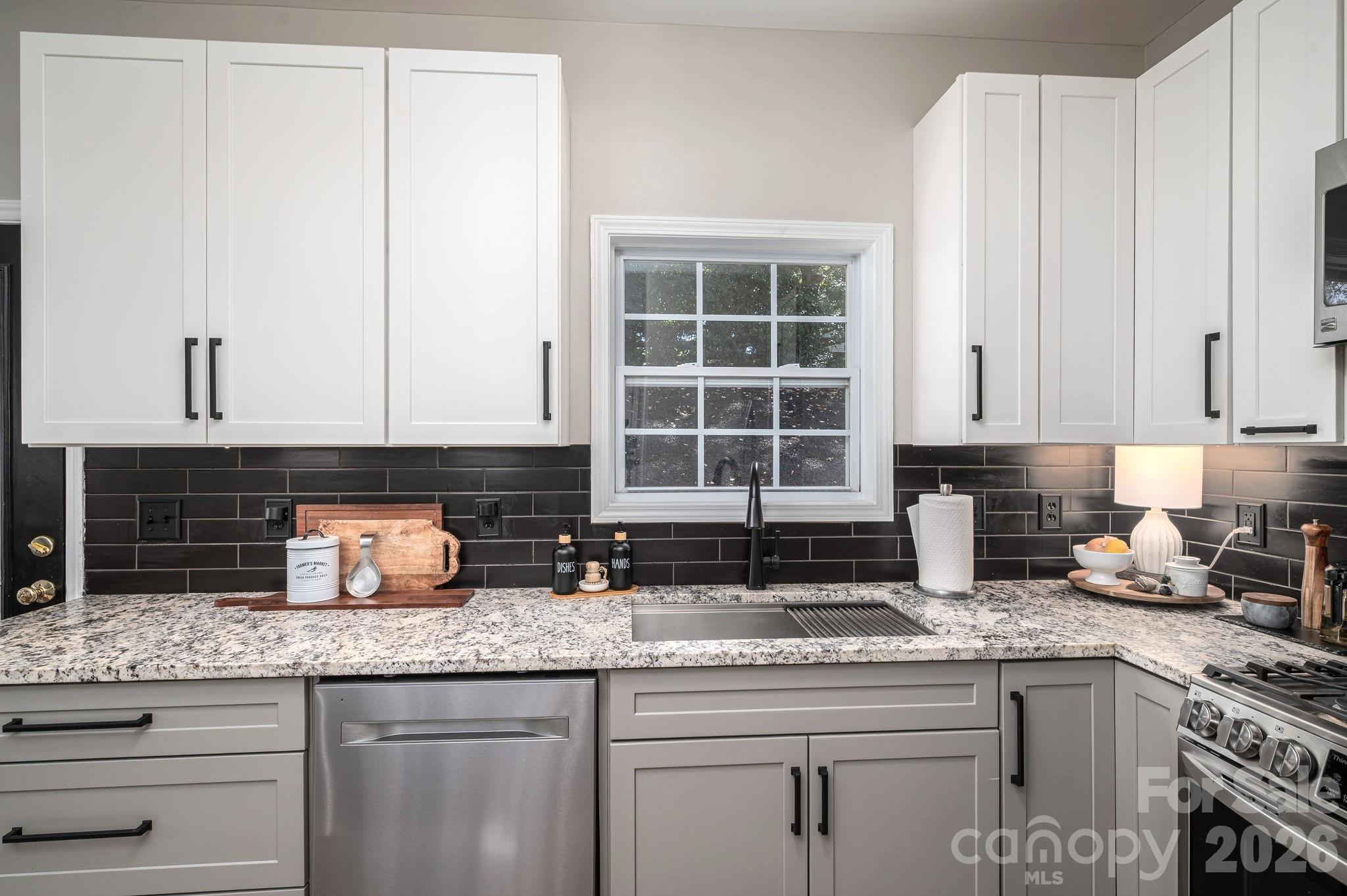 224 Howe Street Property Photo 14