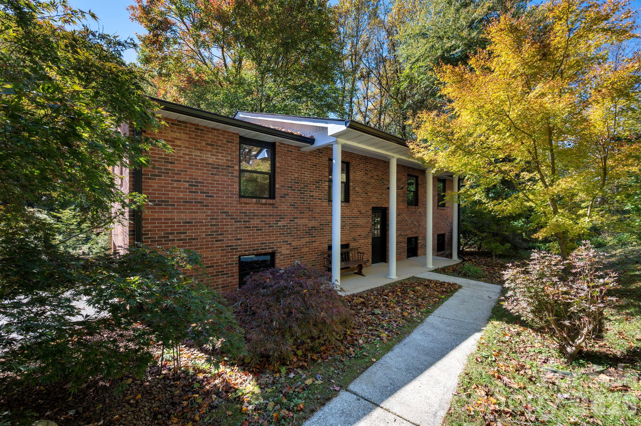 530 Burge Mountain Road Property Photo 1