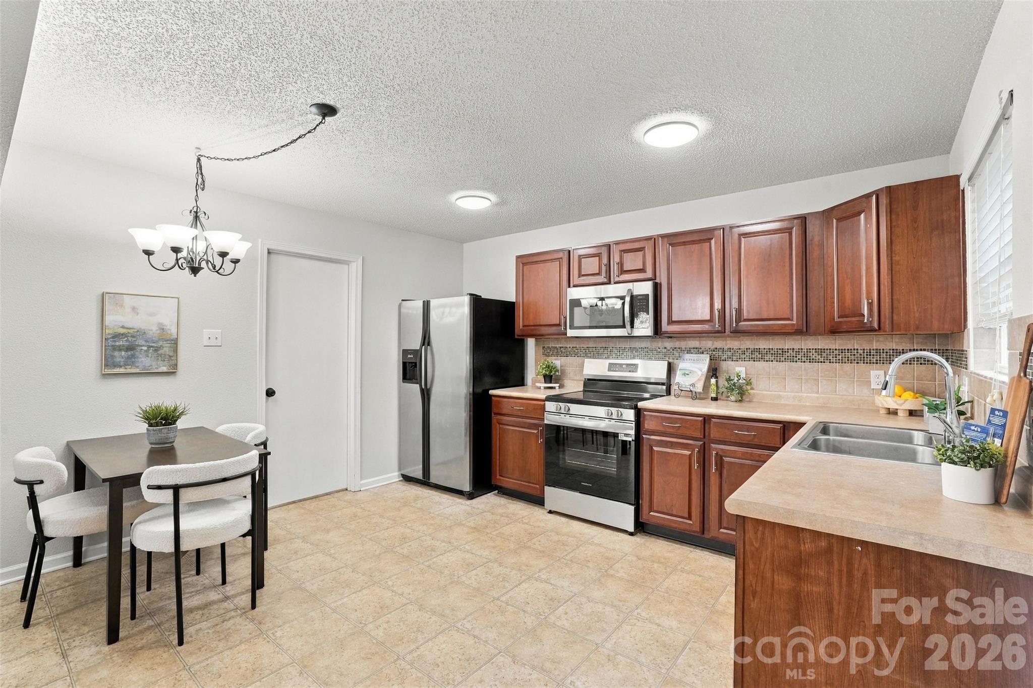 1901 Beckwith Lane Property Photo 15