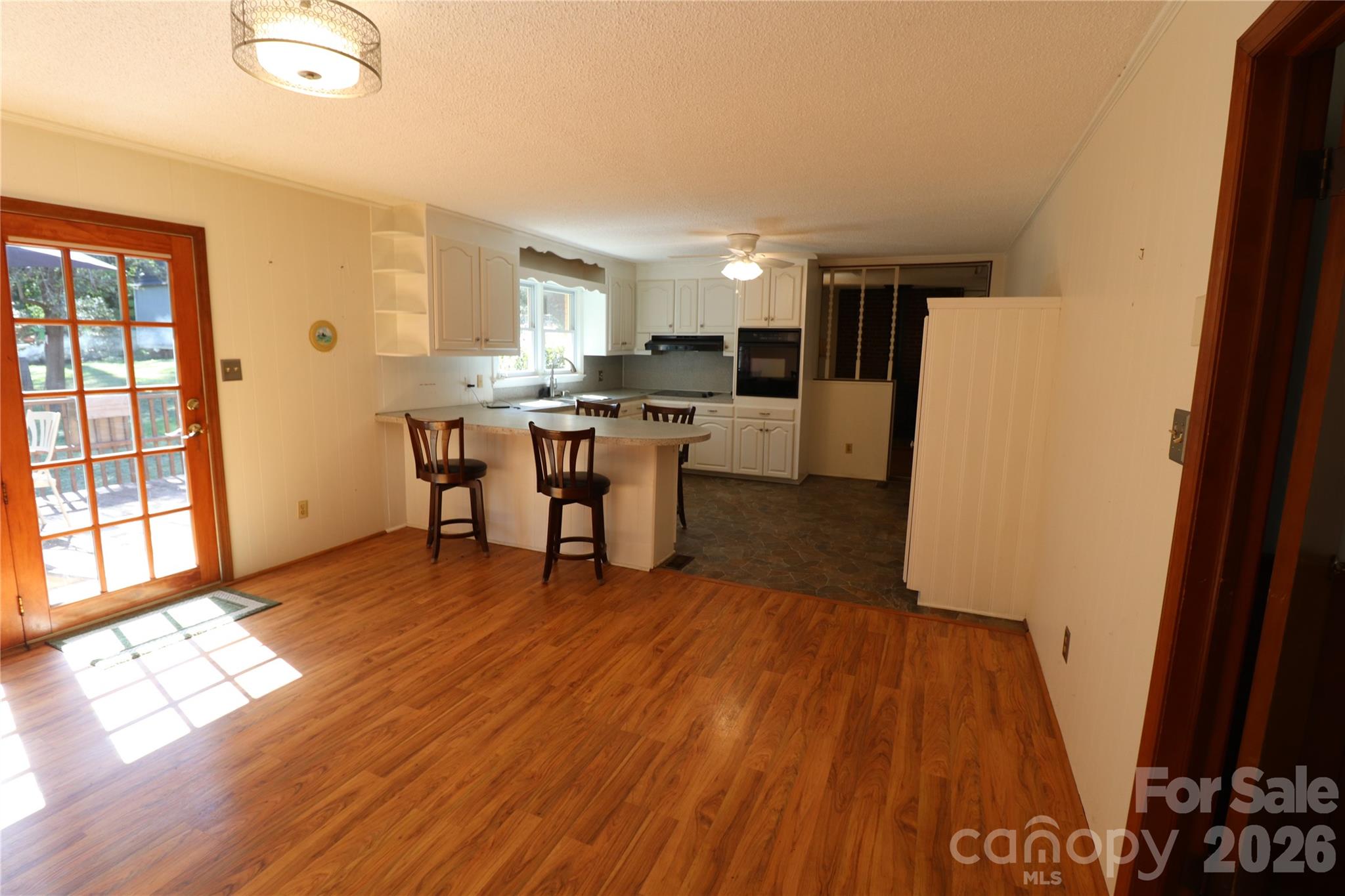 2157 Ridgewood Drive Property Photo 6