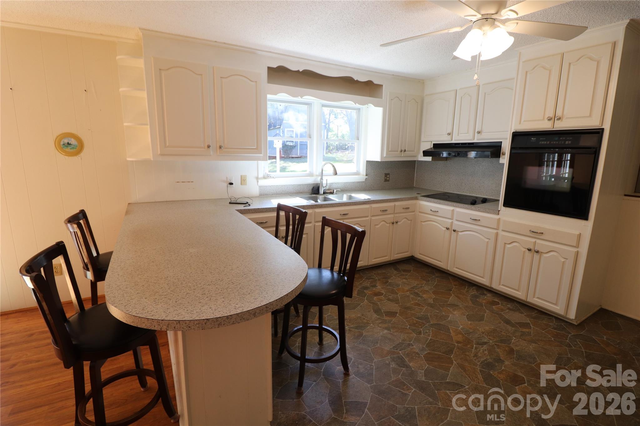 2157 Ridgewood Drive Property Photo 7