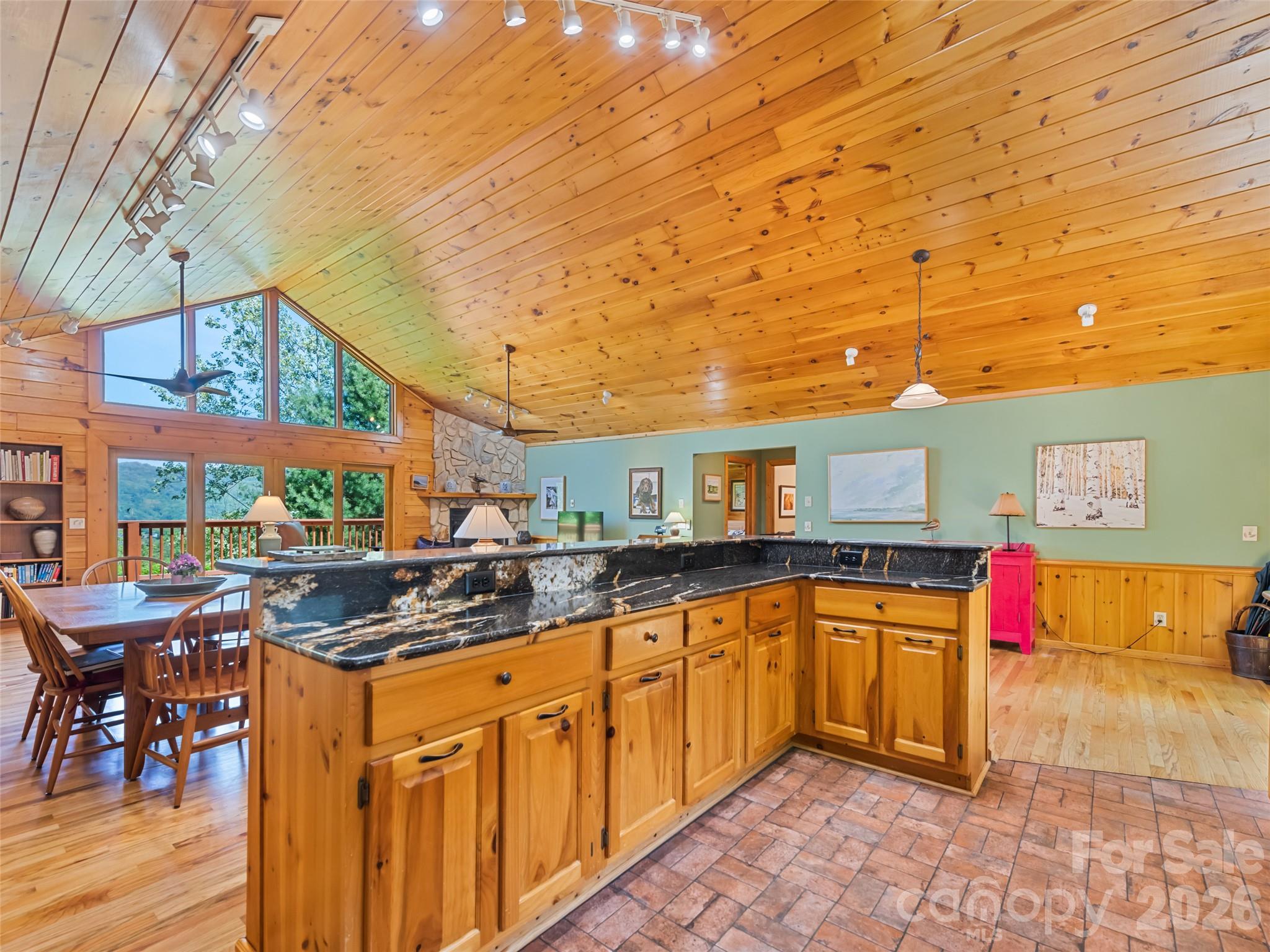 970 Campbell Mountain Drive Property Photo 16
