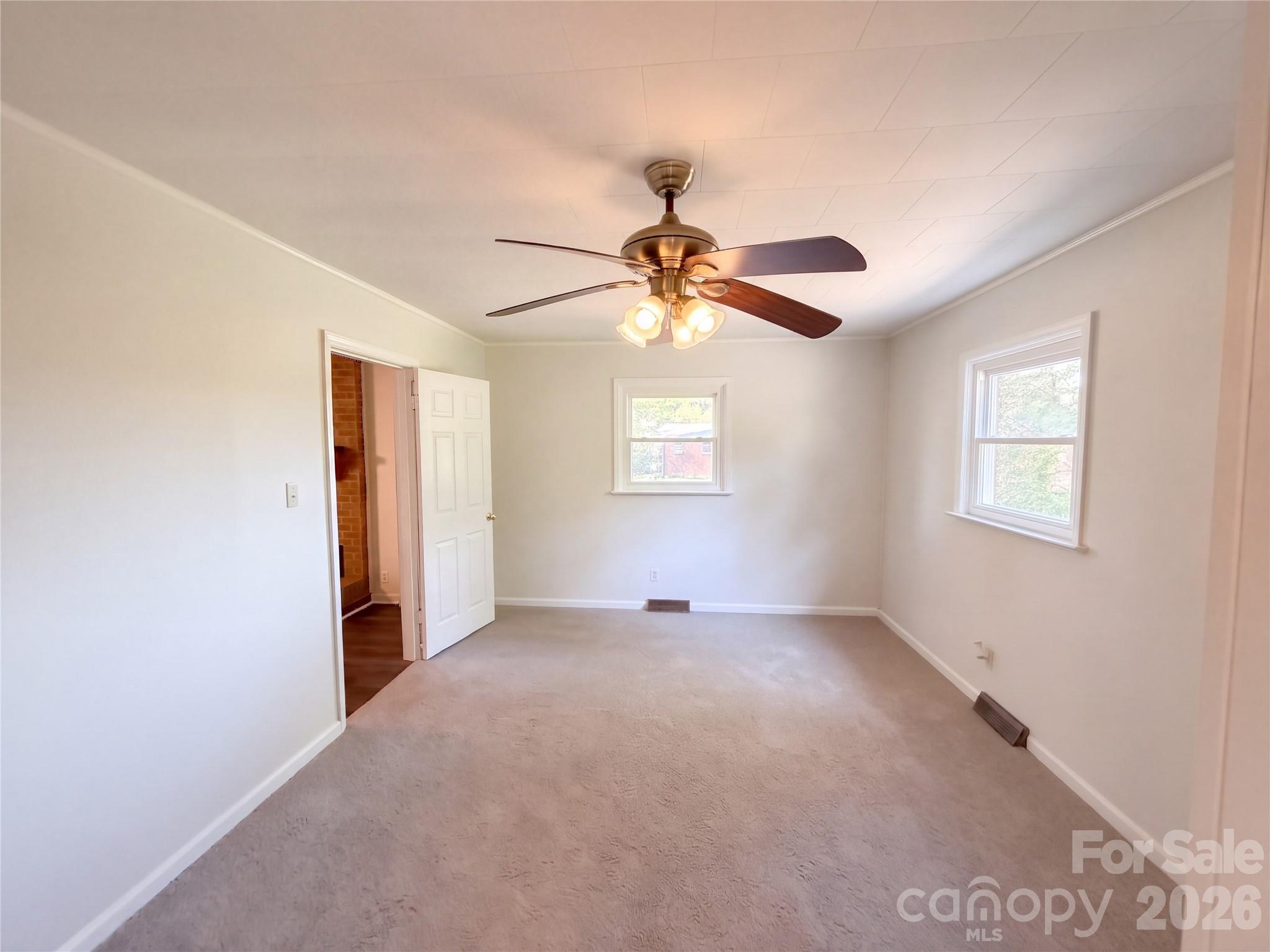 5525 Bertie Avenue Property Photo 6
