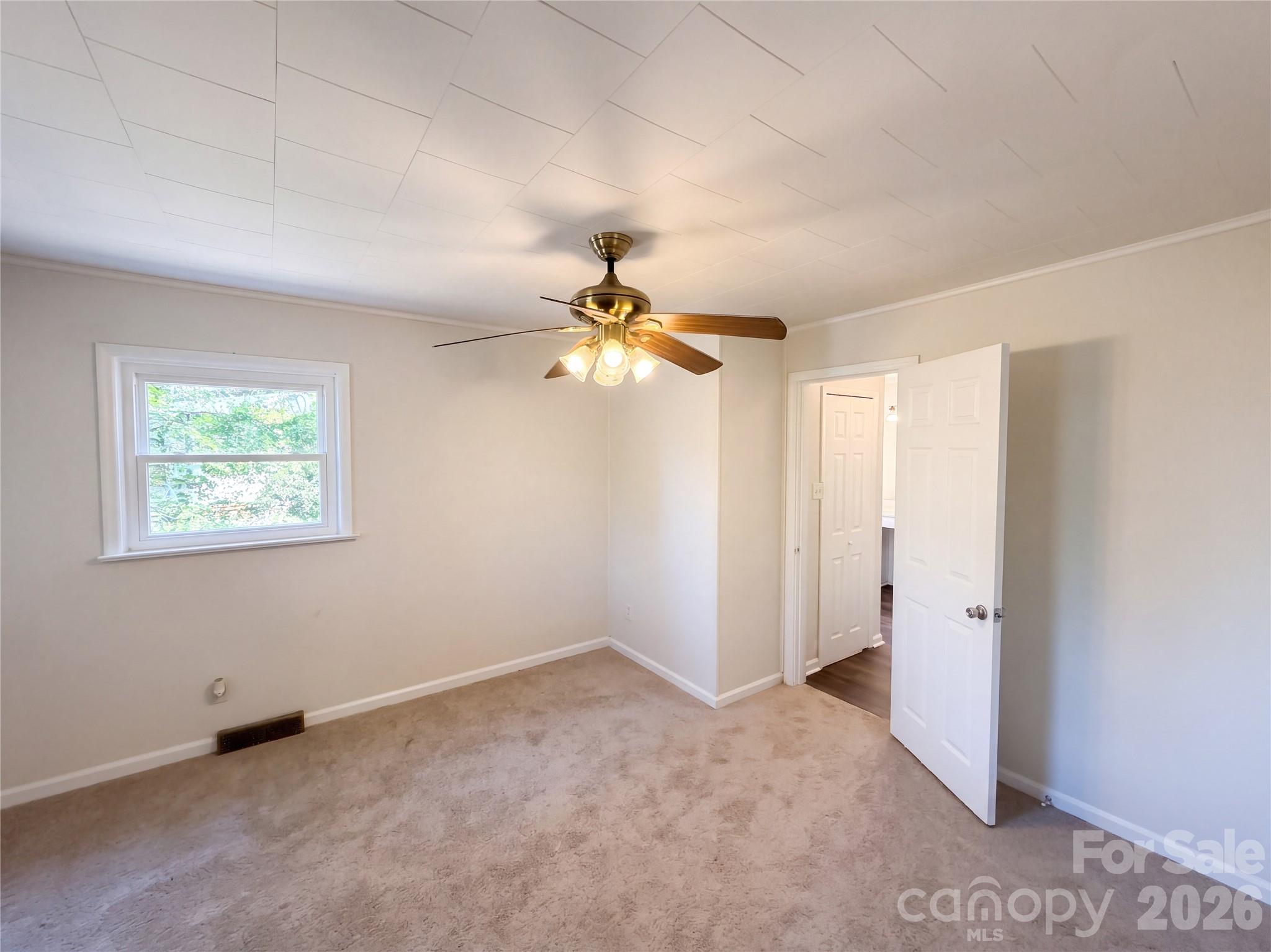 5525 Bertie Avenue Property Photo 8