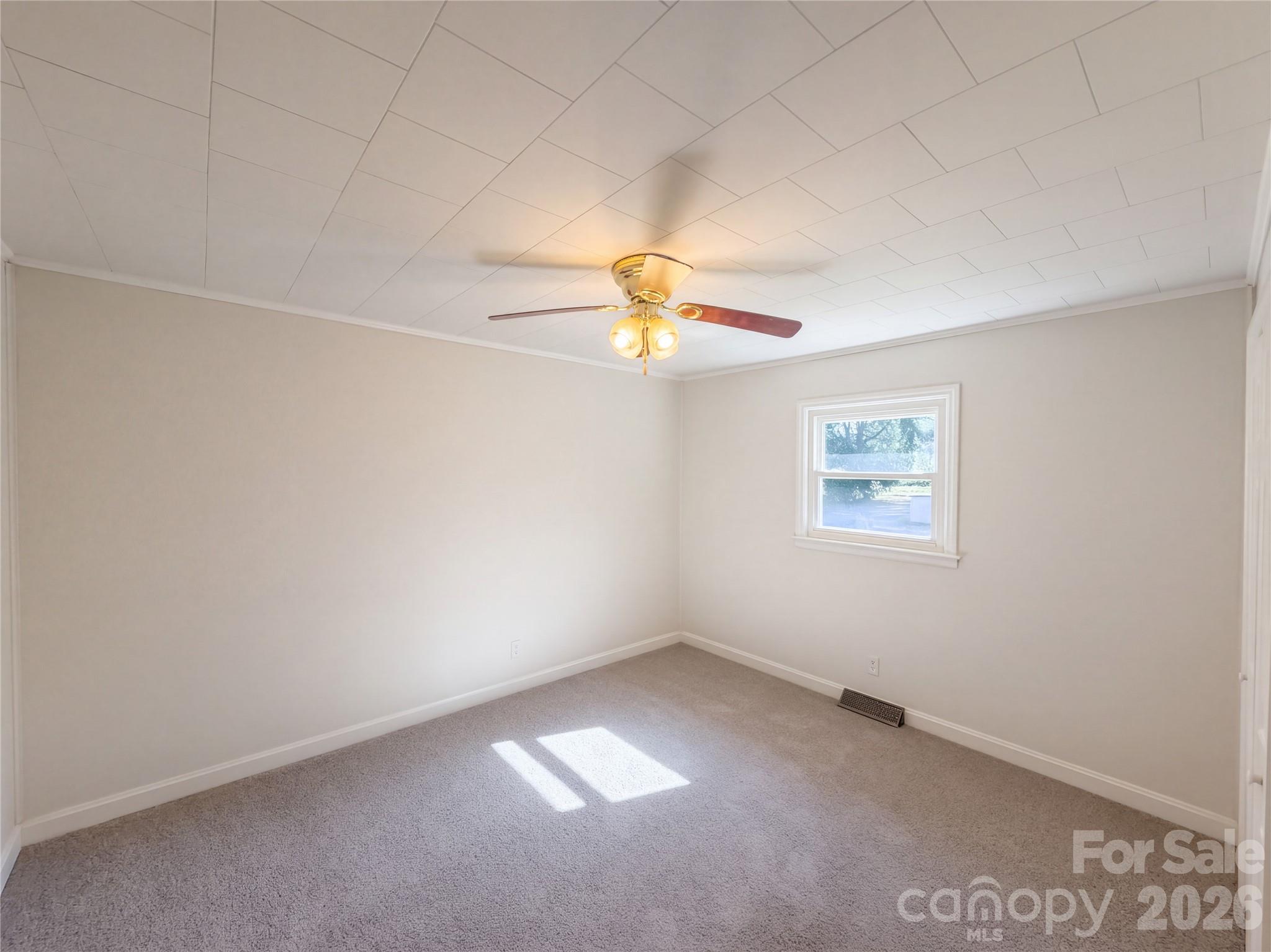 5525 Bertie Avenue Property Photo 9