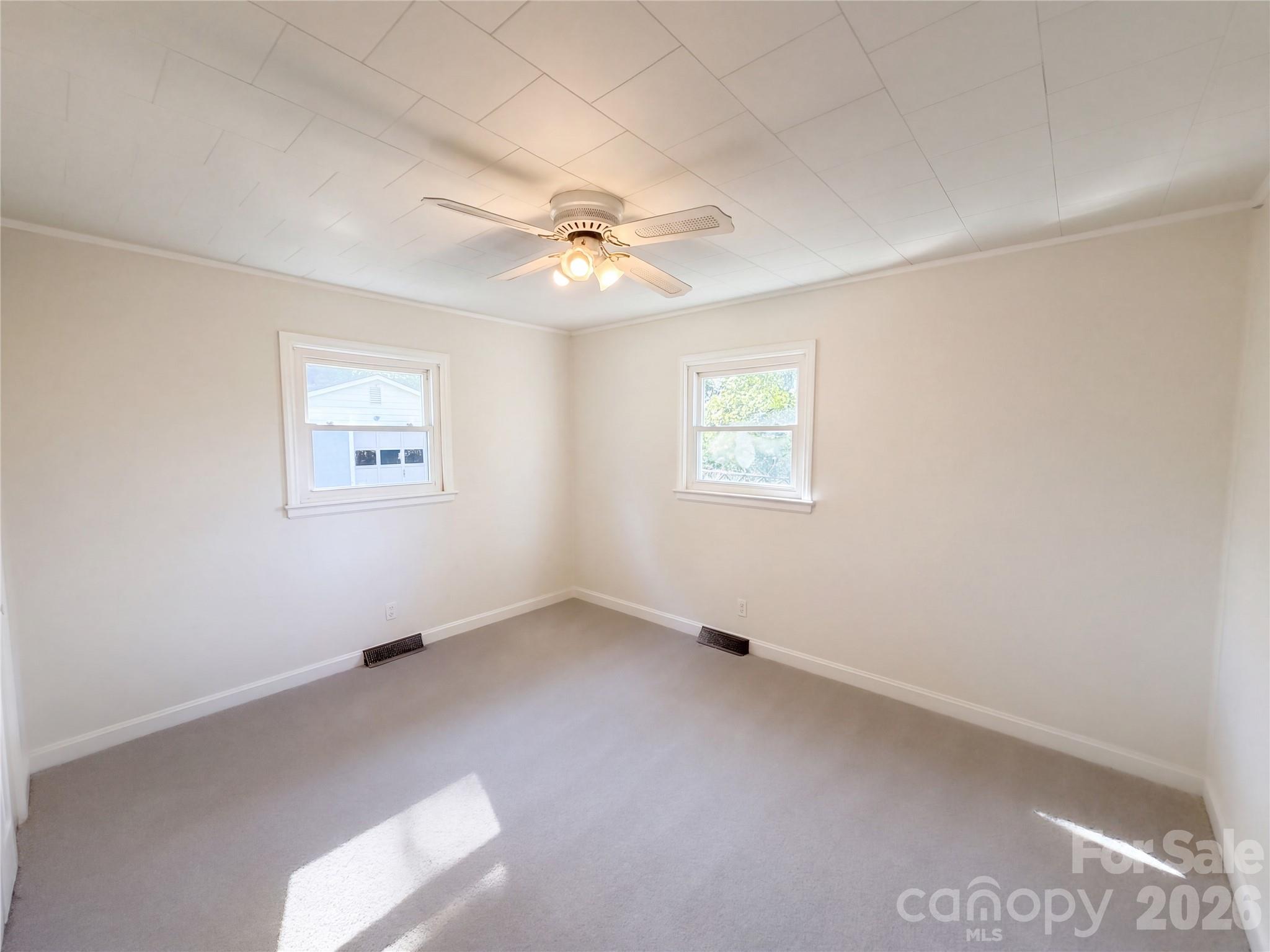 5525 Bertie Avenue Property Photo 11