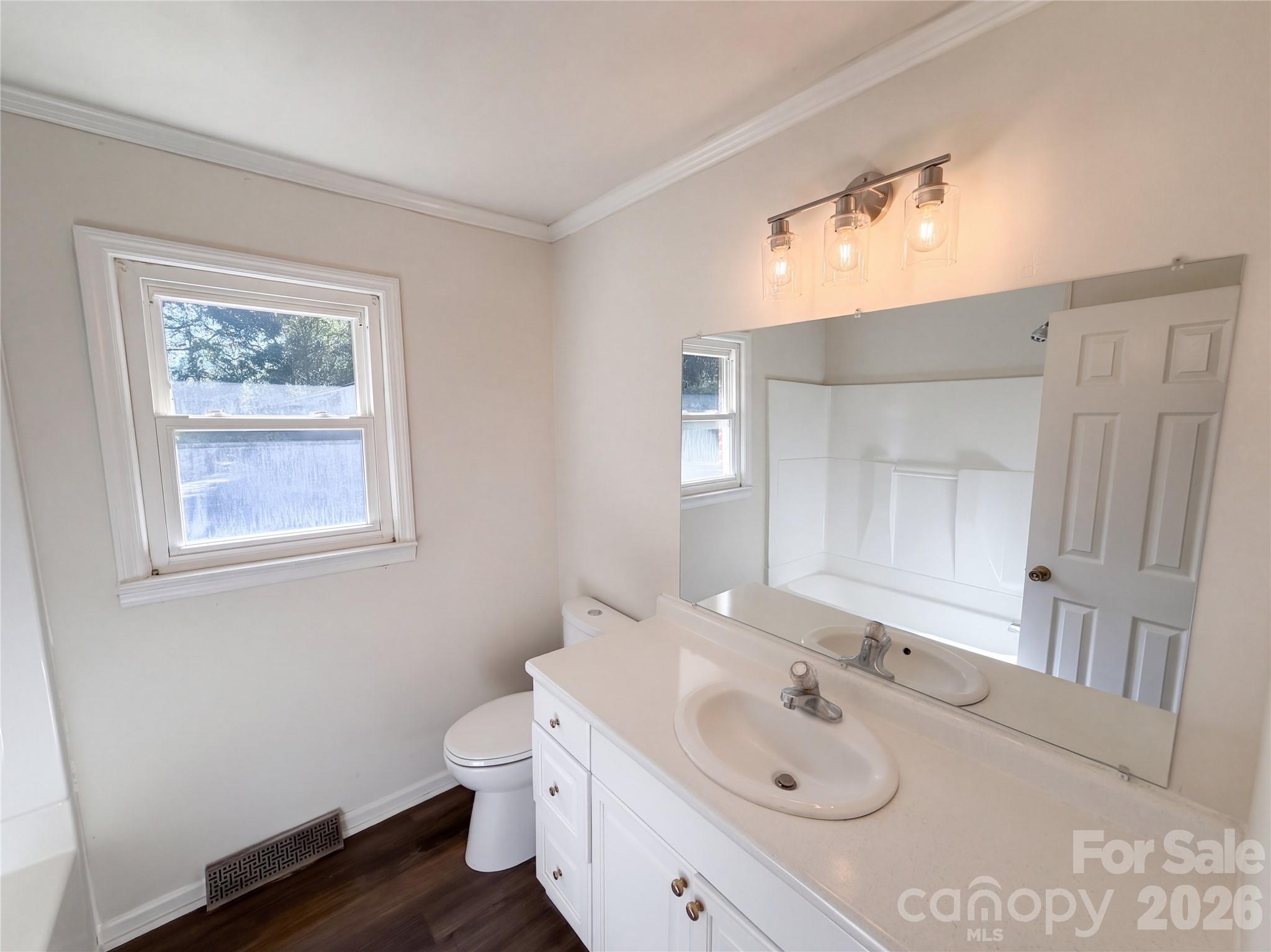 5525 Bertie Avenue Property Photo 16