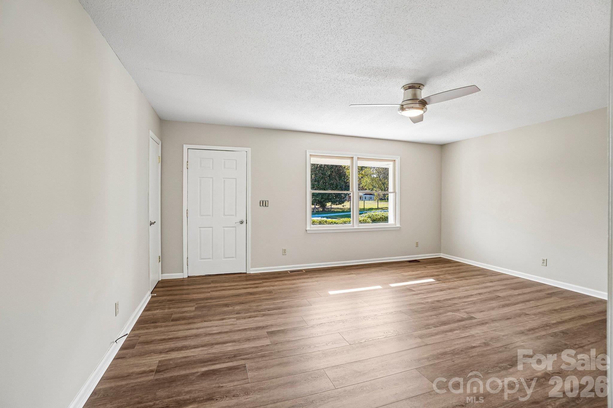35 Lisam Way Property Photo 7