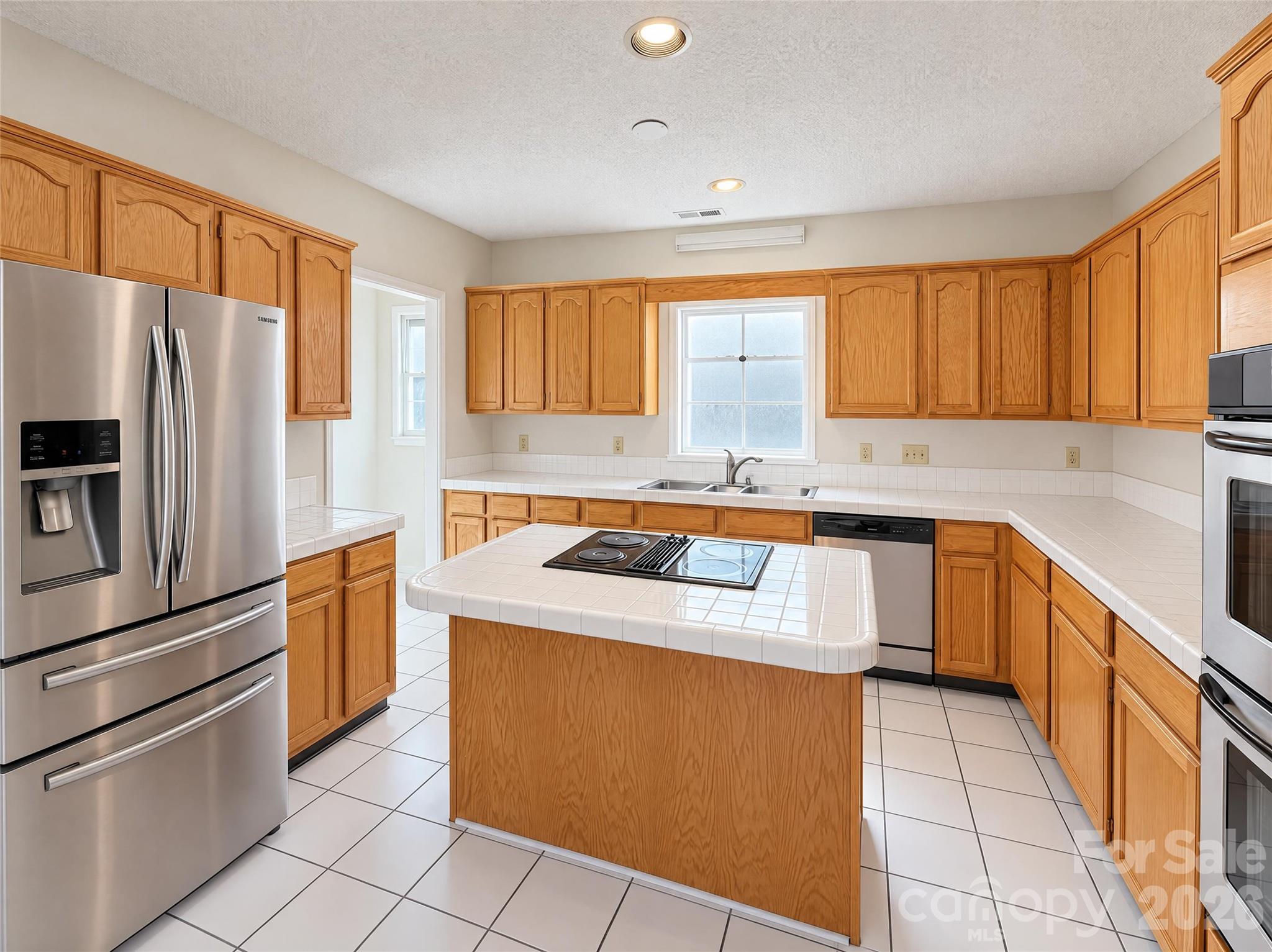 5244 Dayan Drive Property Photo 2